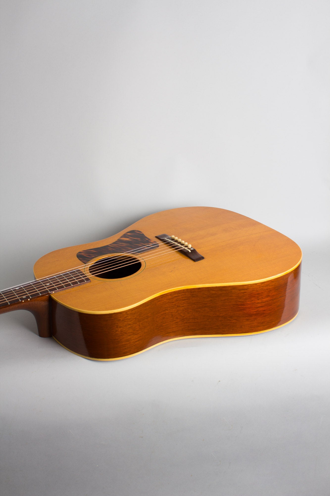 Gibson J-35 Flat Top Acoustic Guitar (1941)