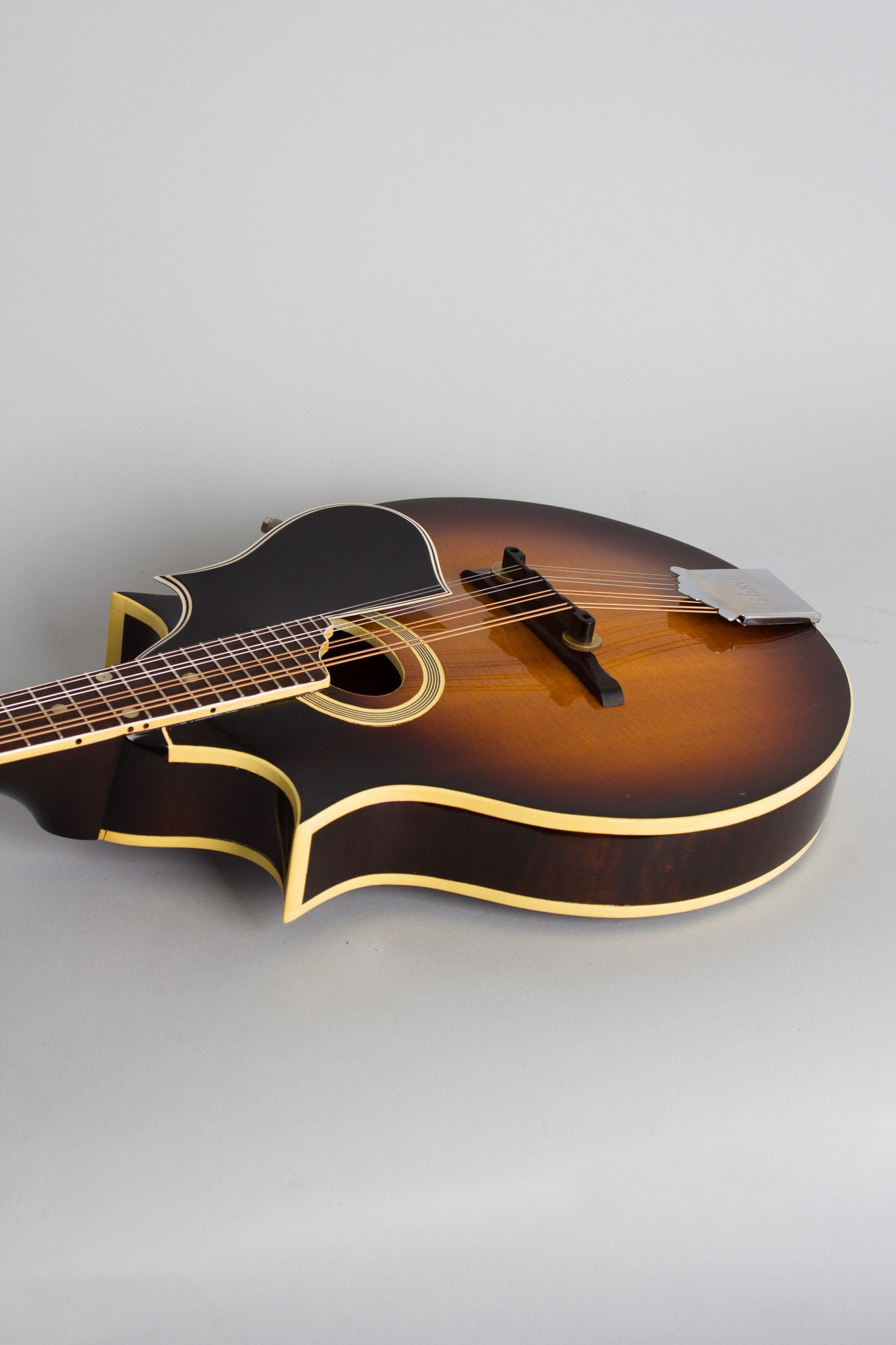 Gibson A-5 Florentine Artist Model Carved Top Mandolin (1960)