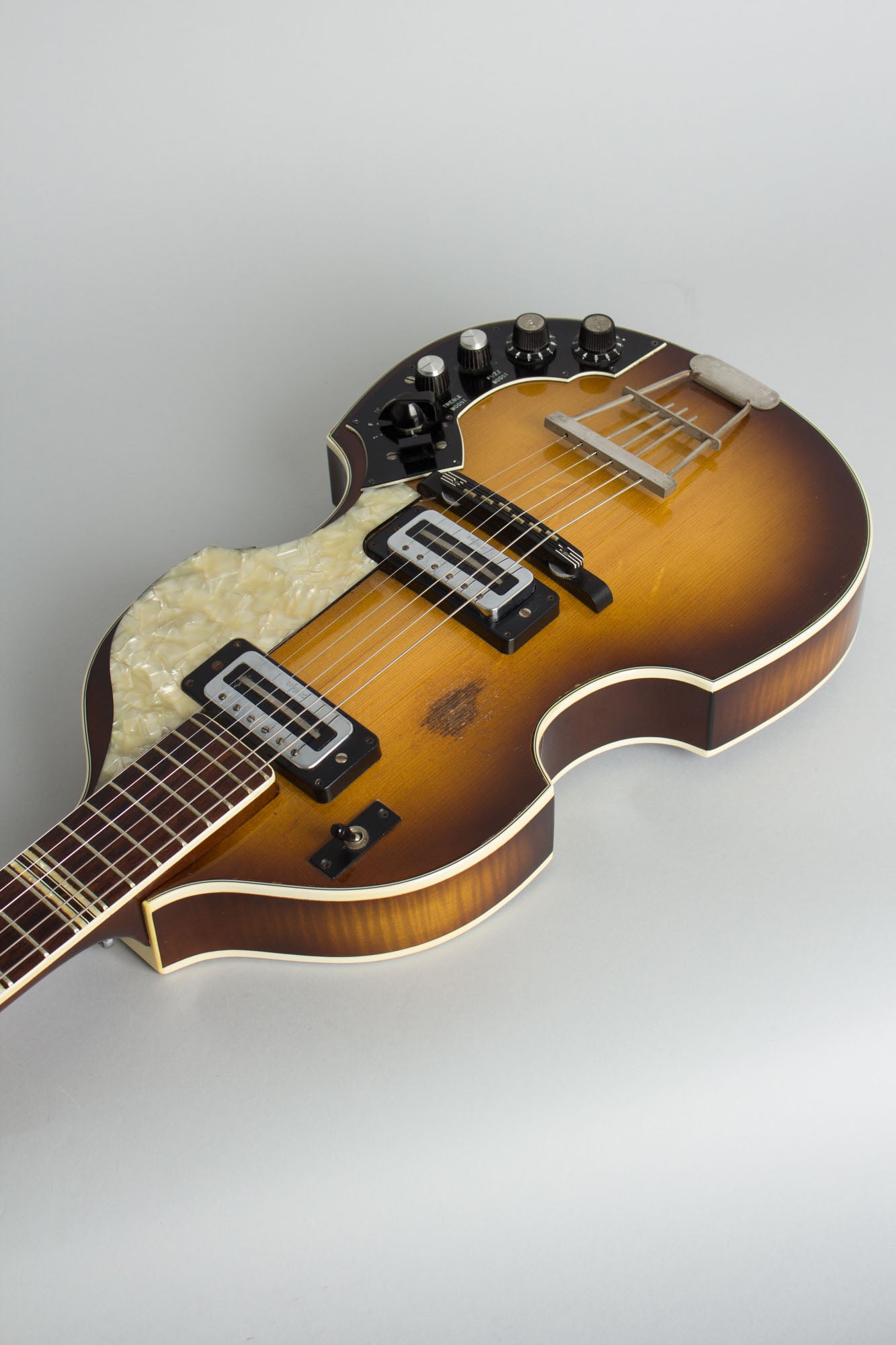 Hofner Model 459TZ Semi-Hollow Body Electric Guitar (1968)