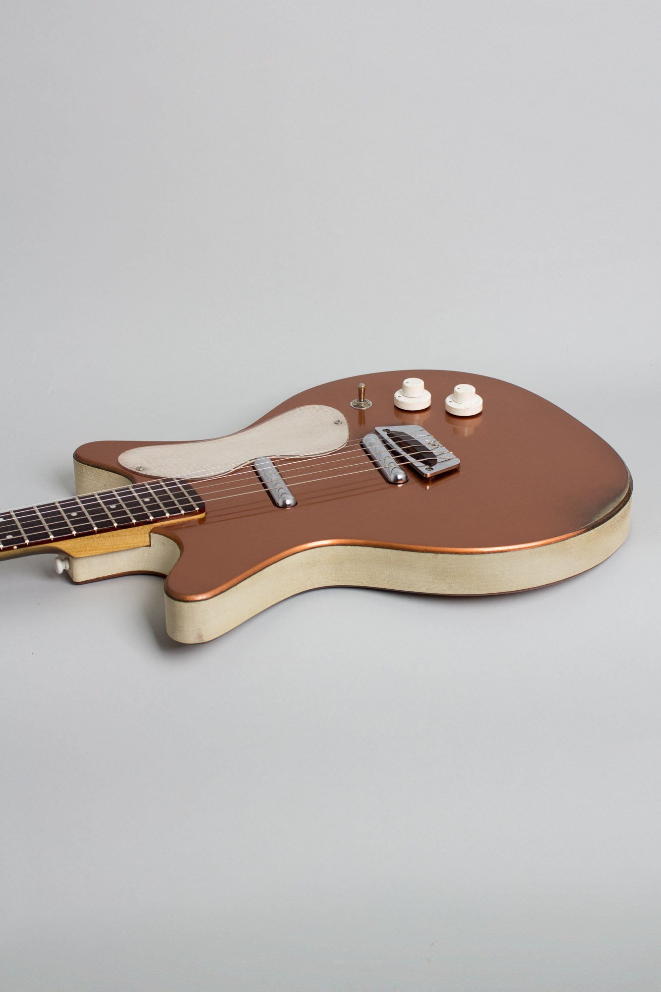Danelectro Standard Model 3022 Semi-Hollow Body Electric Guitar (1960)