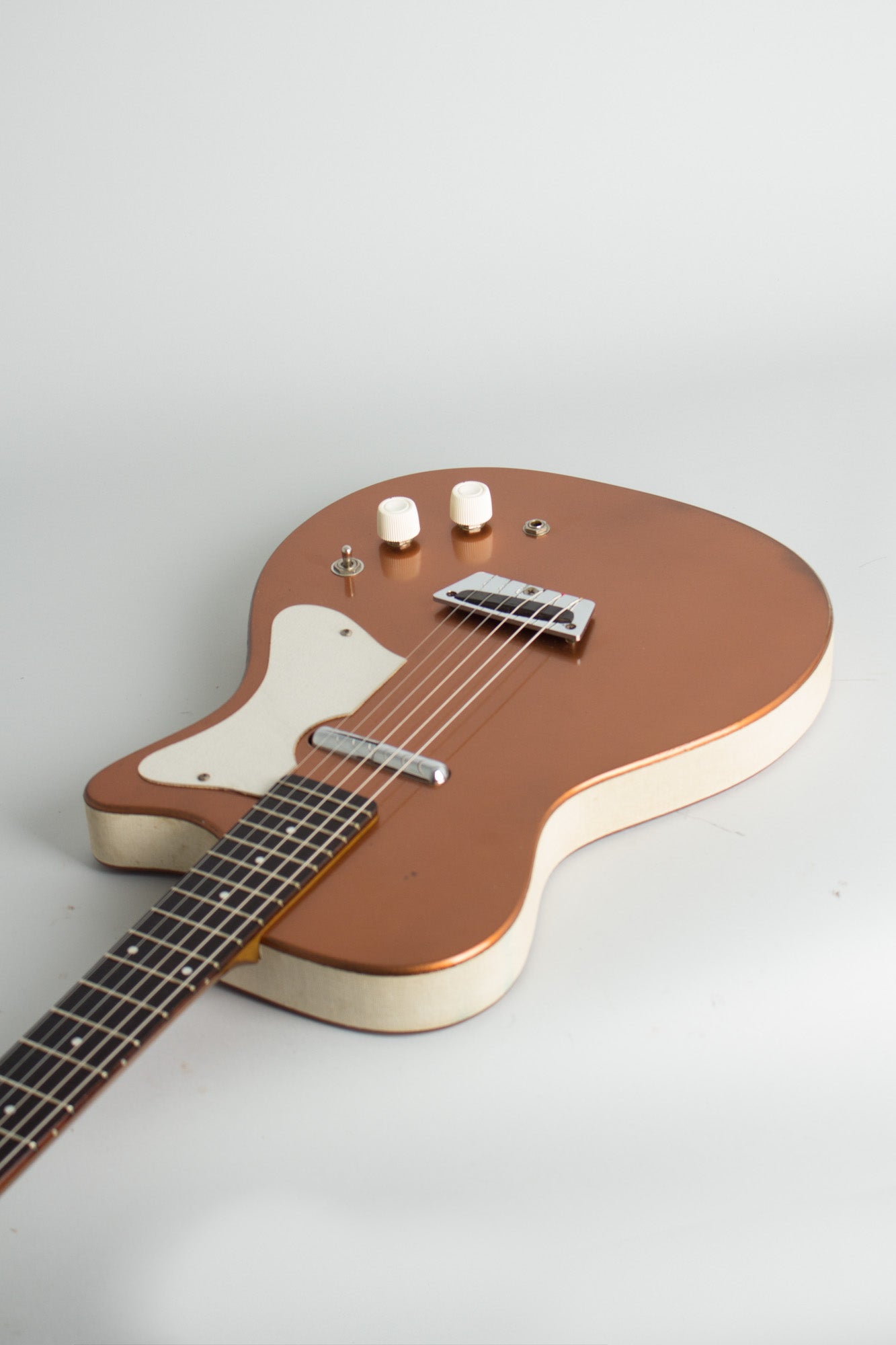 Danelectro Silvertone Model 1415L Semi-Hollow Body Electric Guitar (1961)