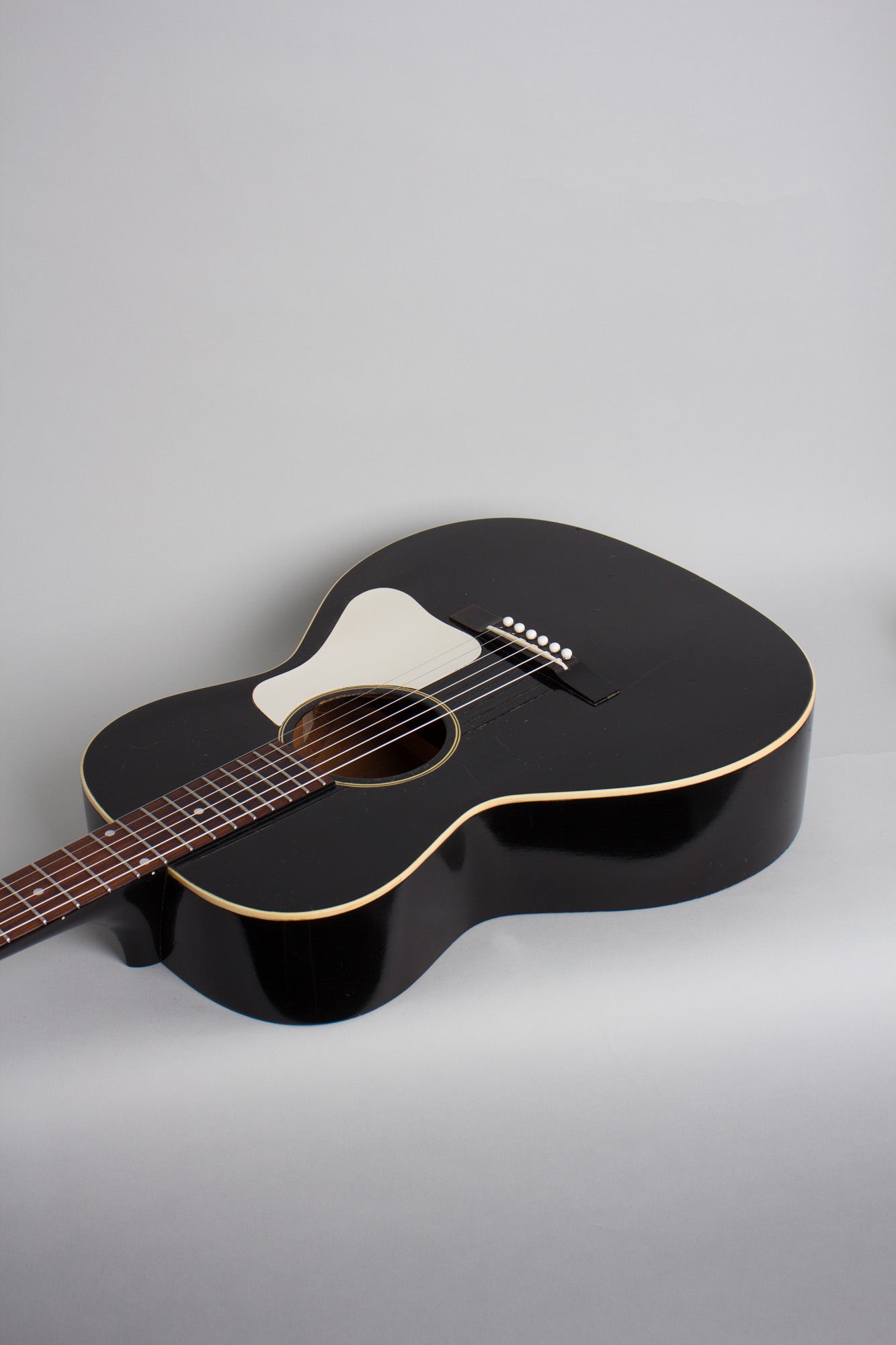 Gibson L-00 Flat Top Acoustic Guitar (1932)