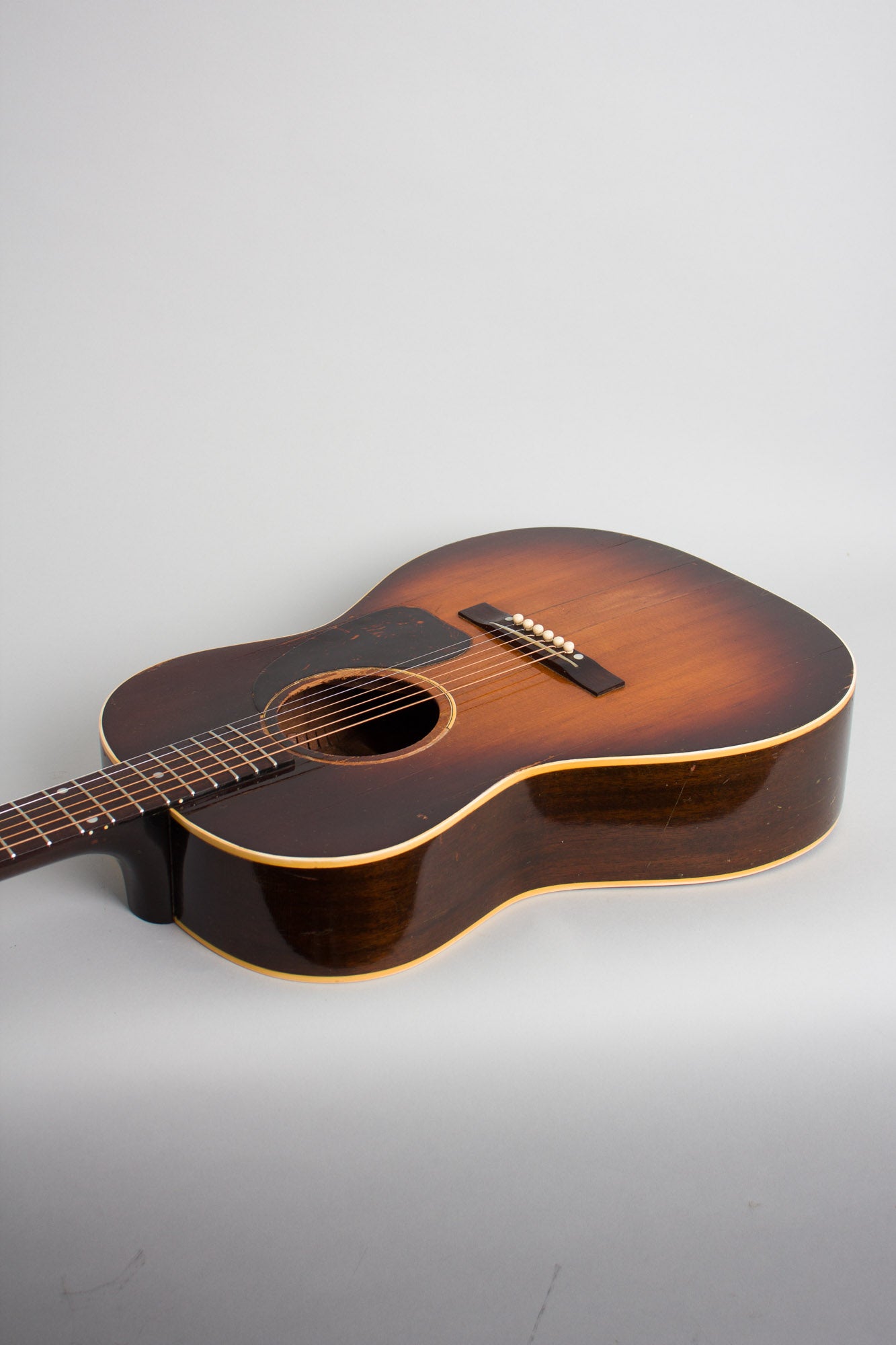 Gibson LG-2 Flat Top Acoustic Guitar (1946-7)