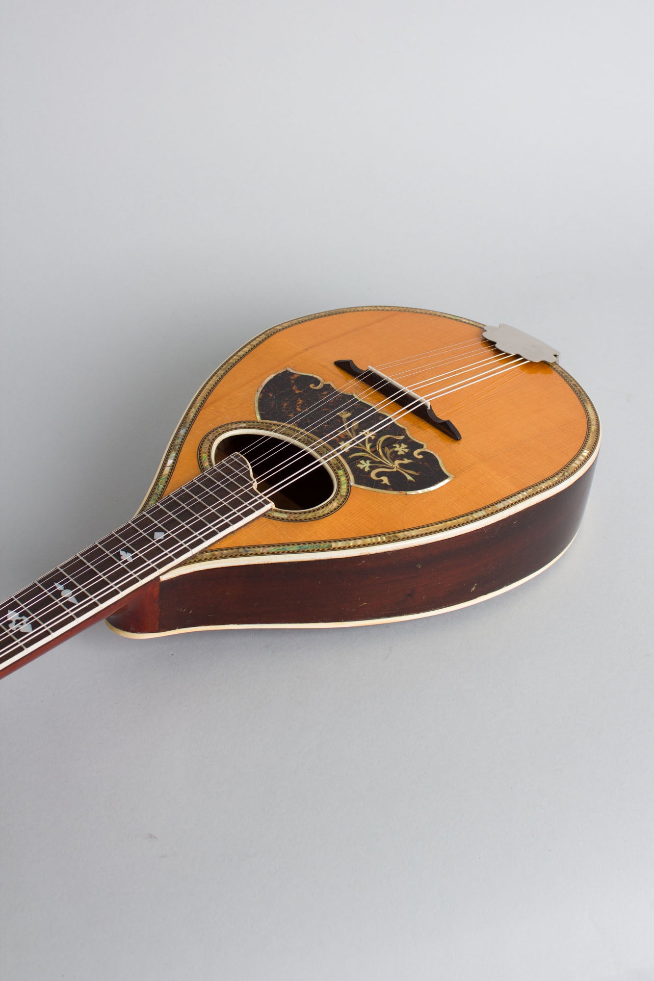 Harmony Leland Brilliantone Flat Back, Bent Top Mandolin (1918)