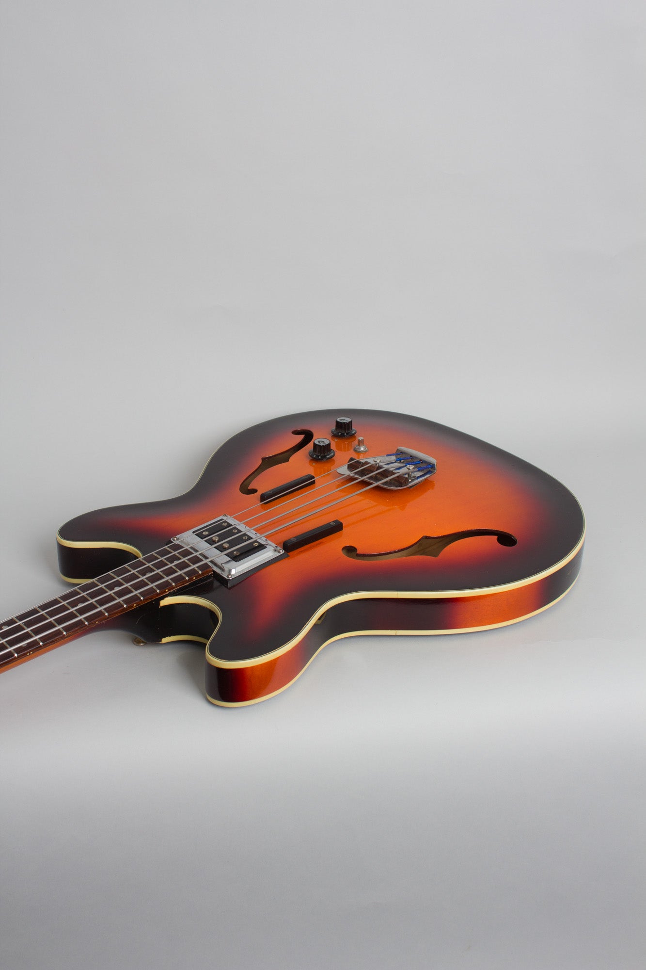 Guild Starfire Bass Semi-Hollow Body Electric Bass Guitar (1967)