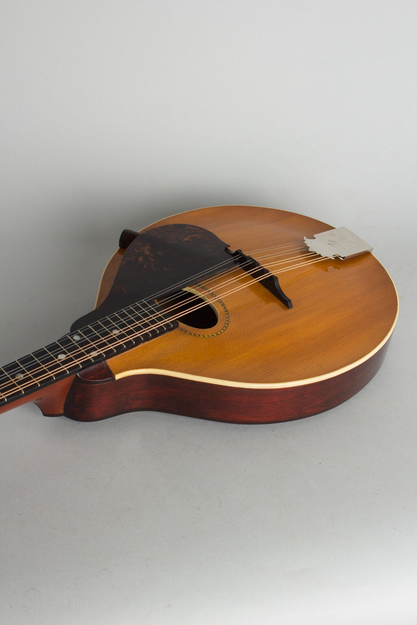 Gibson Style A Carved Top Mandolin (1910)