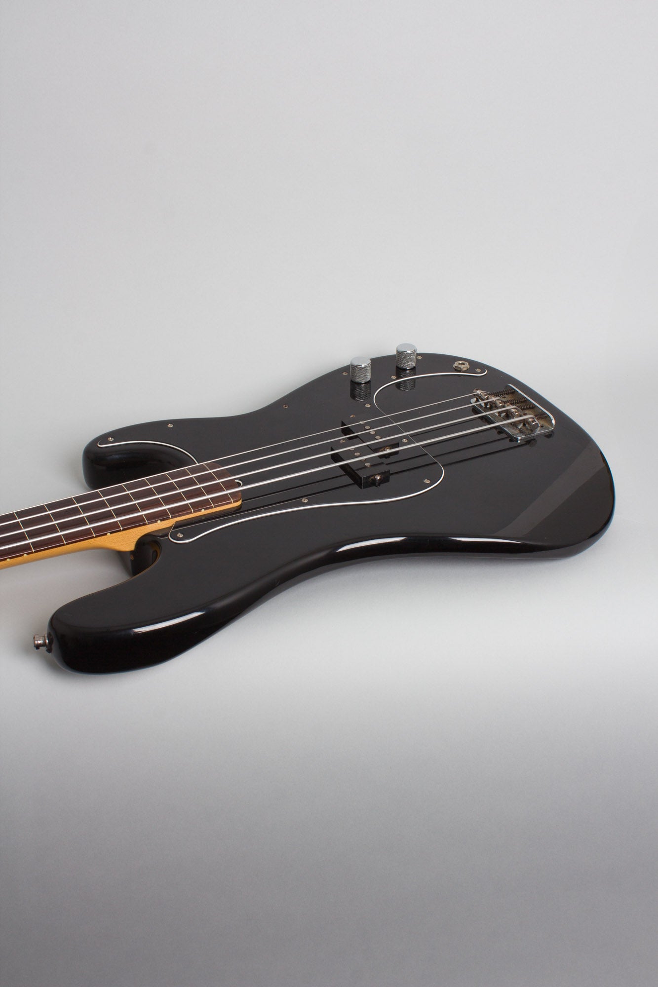 Fender Precision Bass American Standard Fretless Solid Body Electric Bass Guitar (1995)