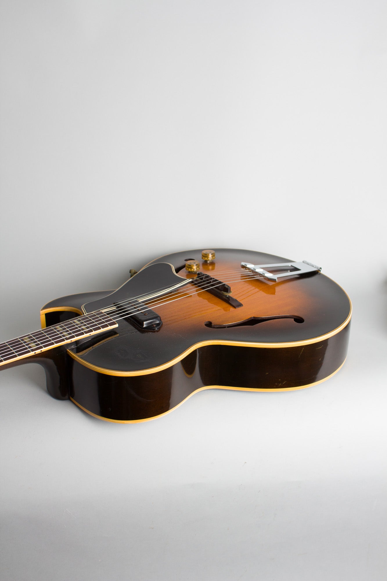 Gibson ES-175 Arch Top Hollow Body Electric Guitar (1952)