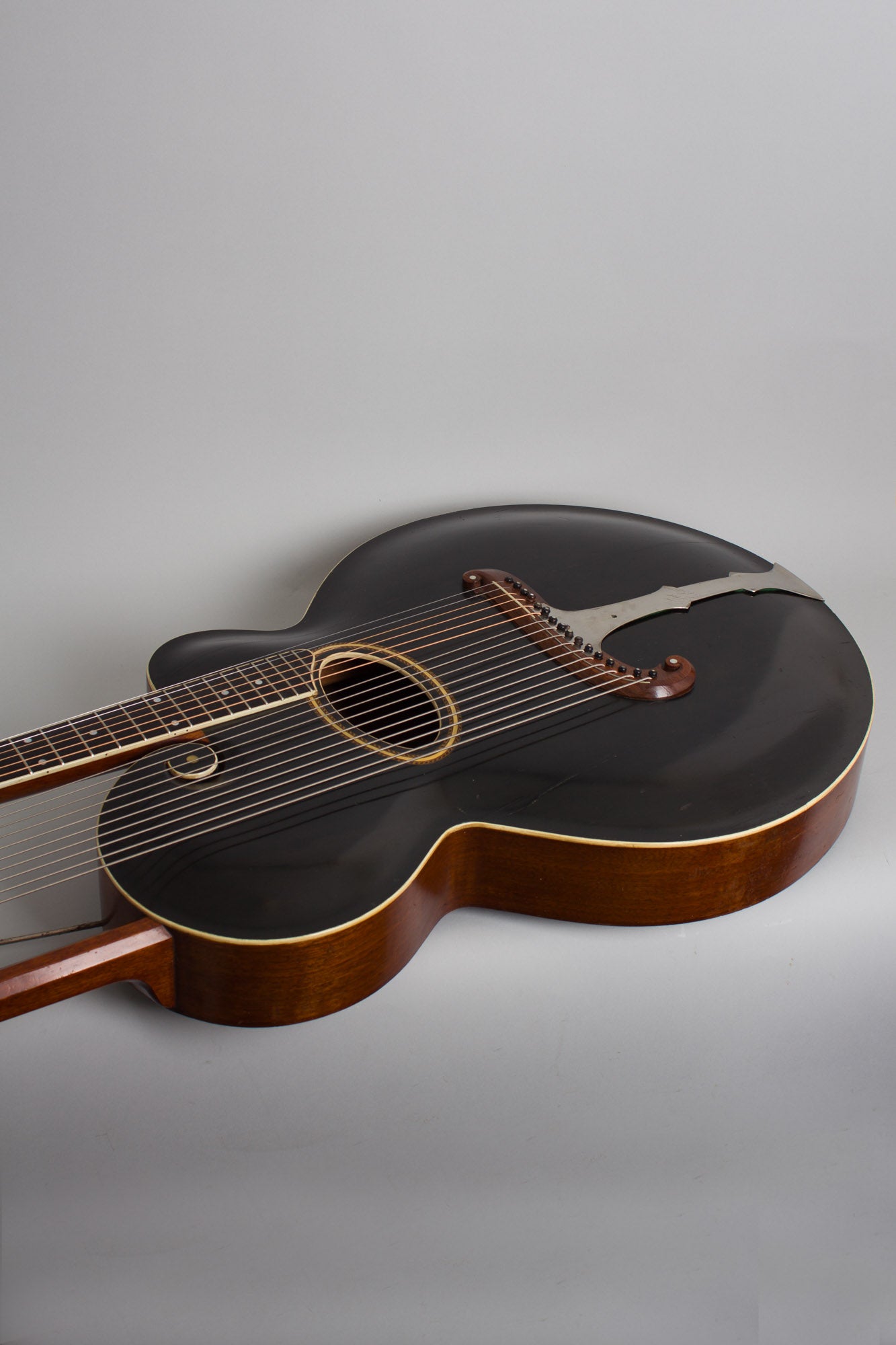 Gibson Style U Harp Guitar (1908)