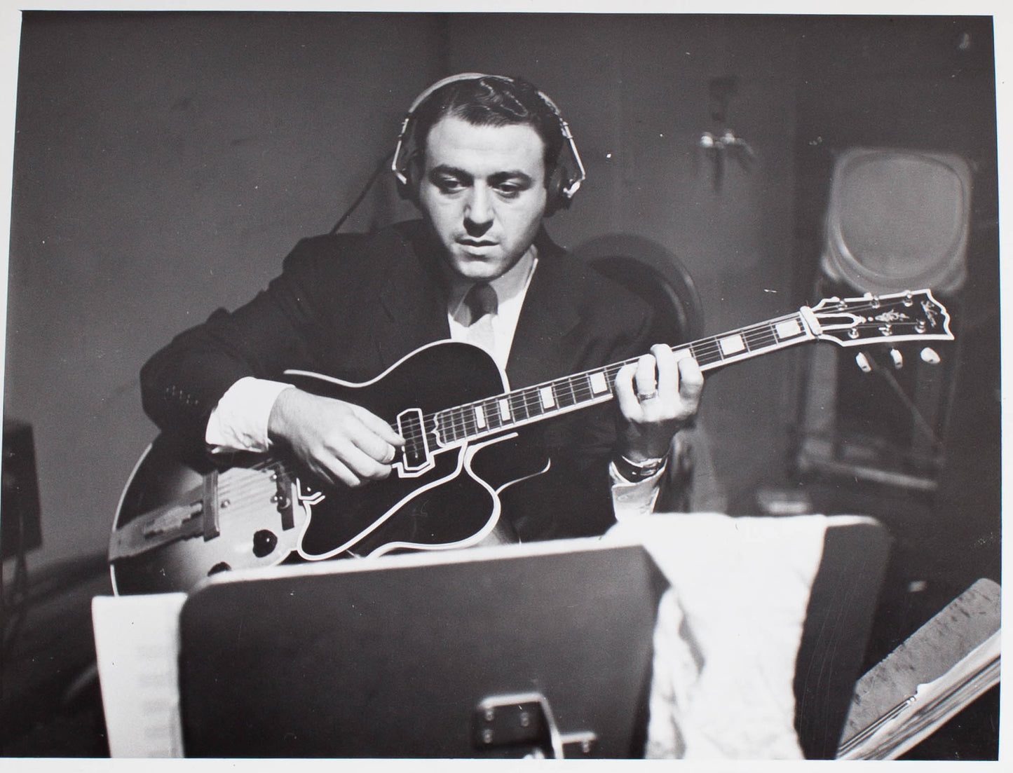 Gibson L-5P built for Charlie Christian later owned and used by Tony Mottola Arch Top Hollow Body Electric Guitar (1940)