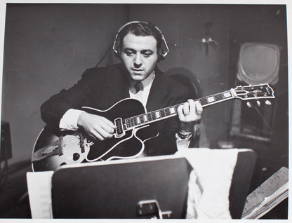 Gibson L-5P built for Charlie Christian later owned and used by Tony Mottola Arch Top Hollow Body Electric Guitar (1940)