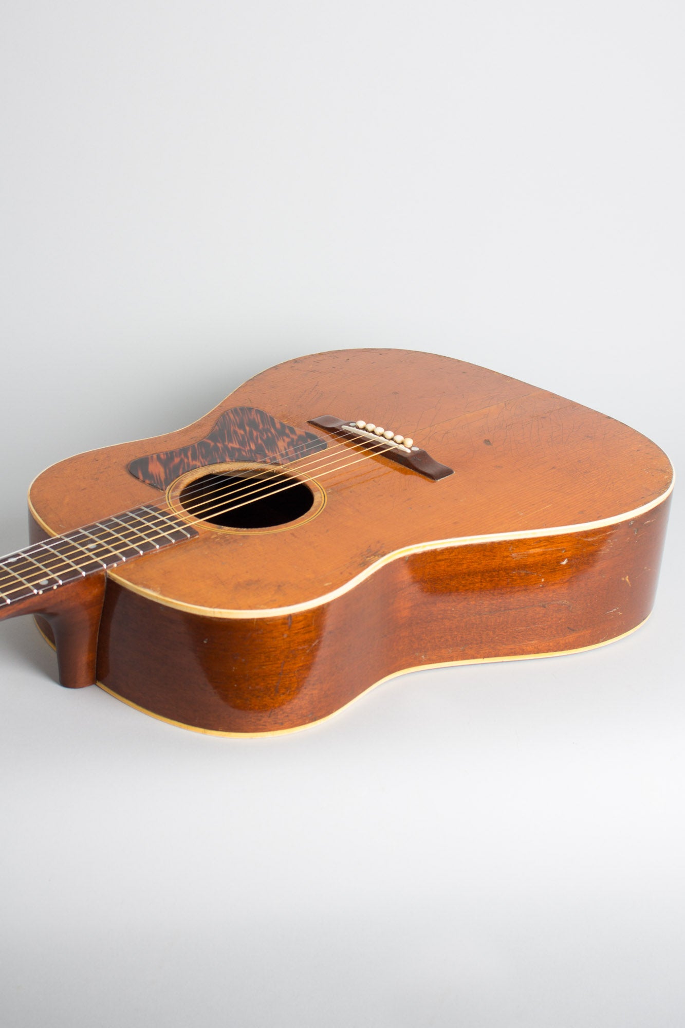 Gibson J-35 Flat Top Acoustic Guitar (1941)