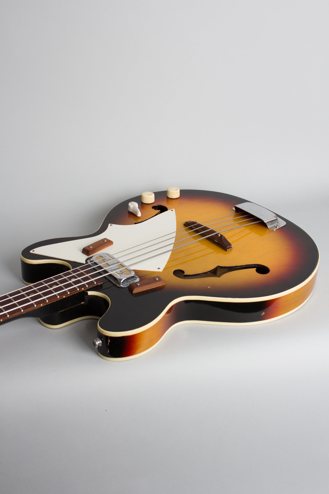 Harmony H-22 Electric Bass Guitar (1971)