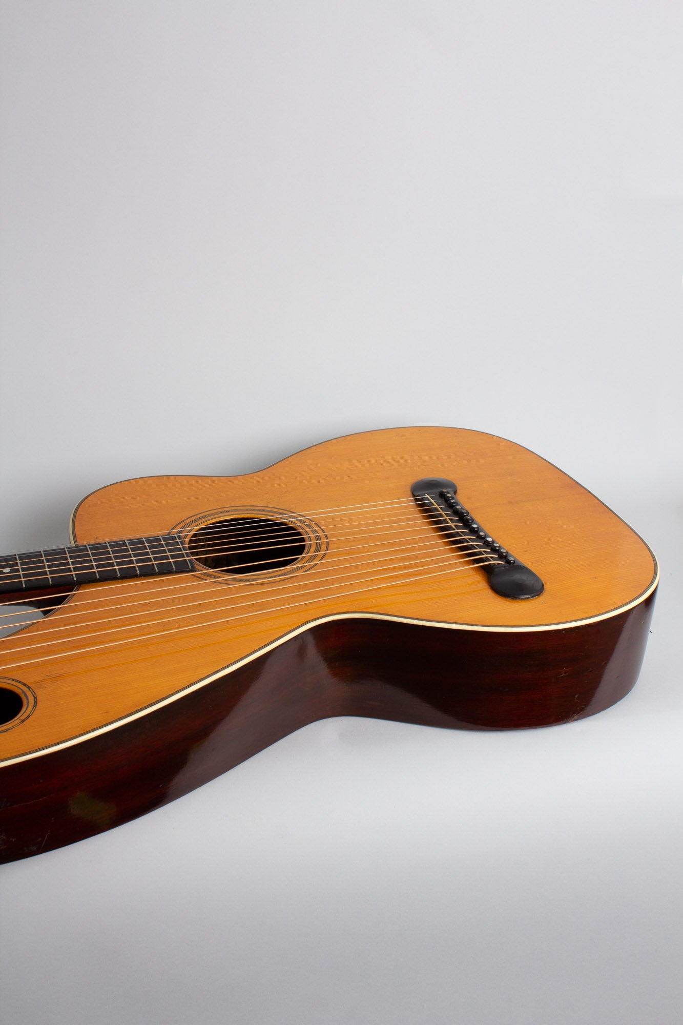Larson Brothers Dyer Symphony Style 5 Harp Guitar (1914)