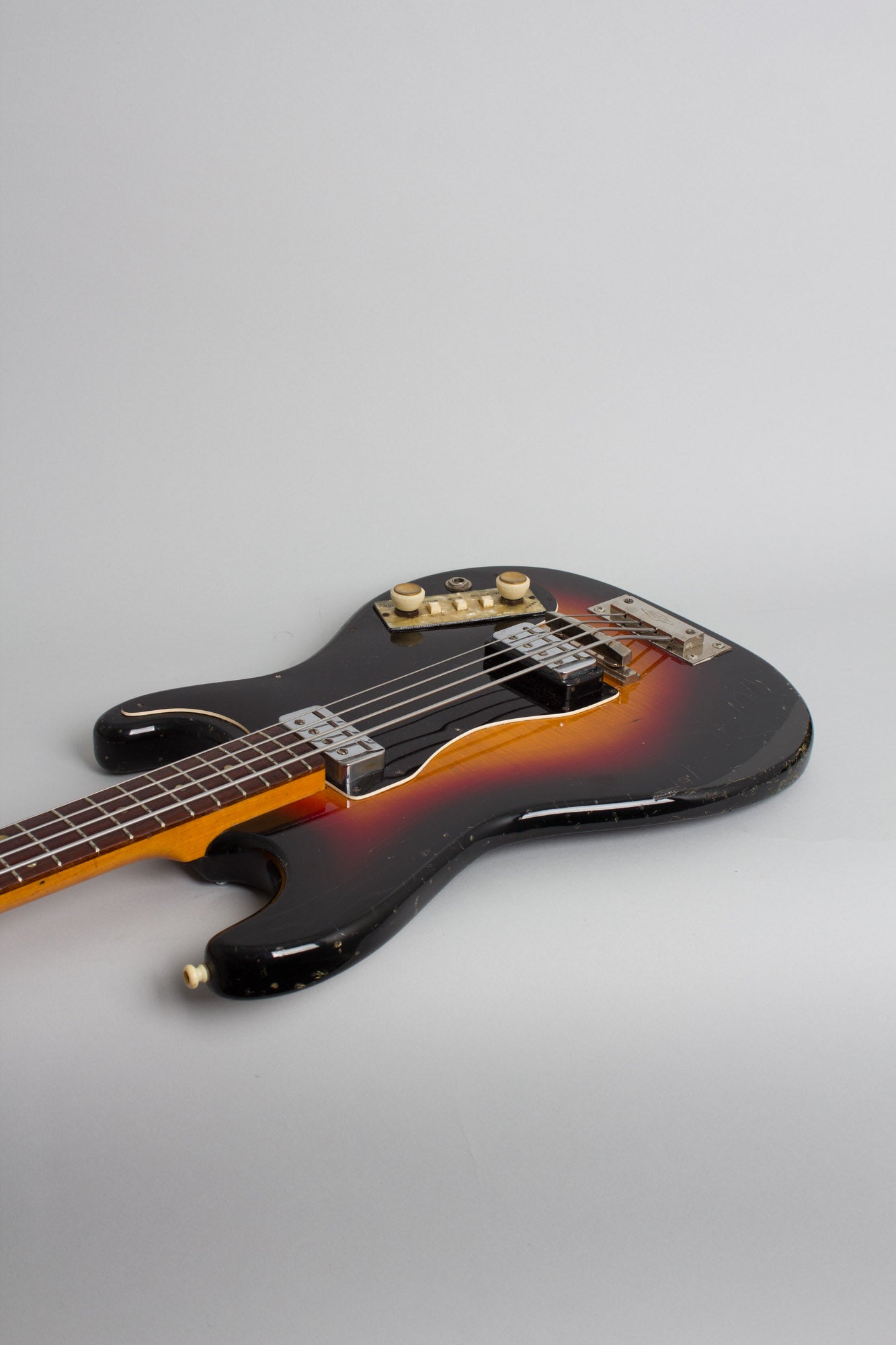 Hofner Model 182E2 Solid Body Electric Bass Guitar (1966)