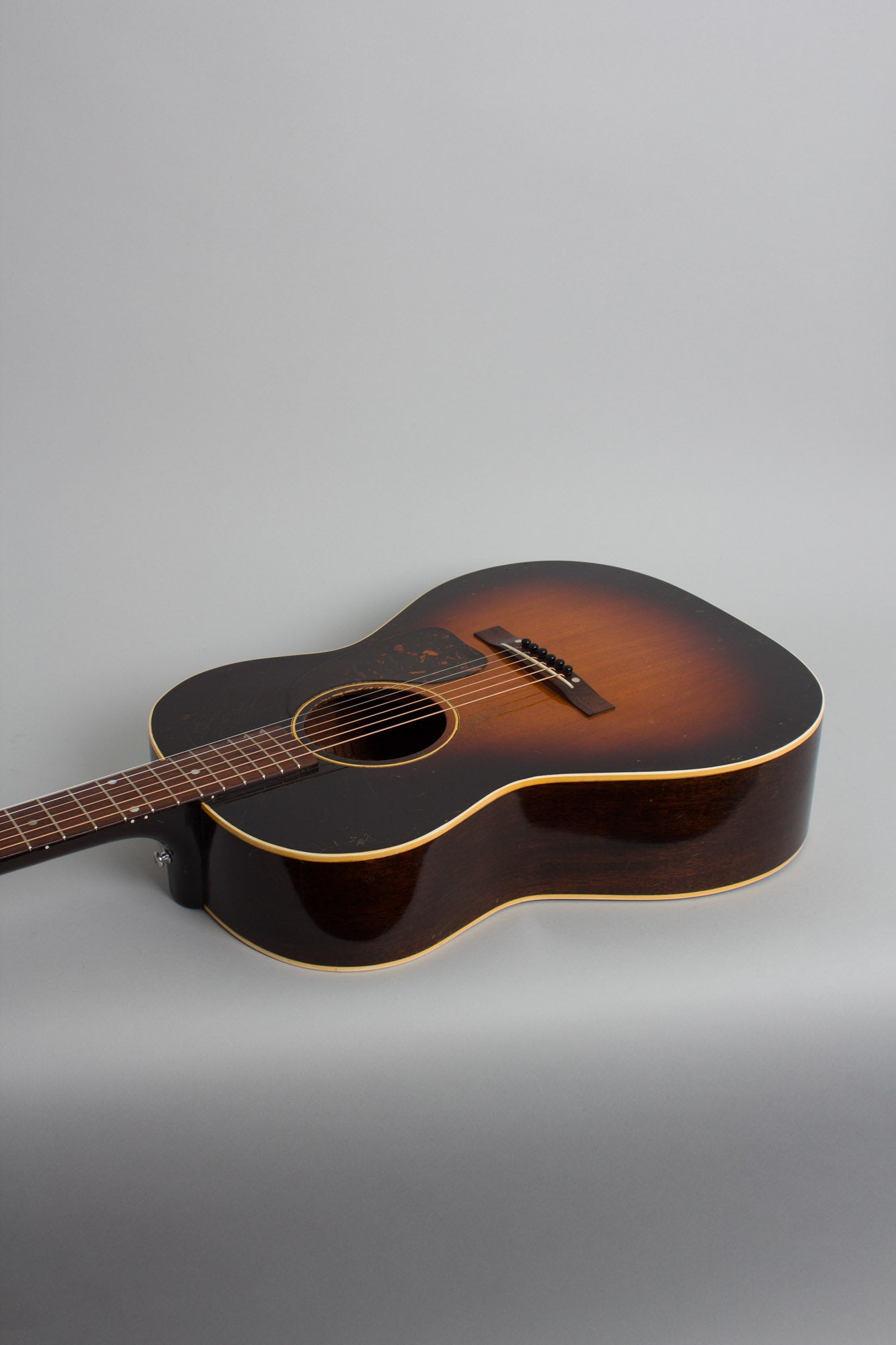 Gibson LG-2 Flat Top Acoustic Guitar (1944)