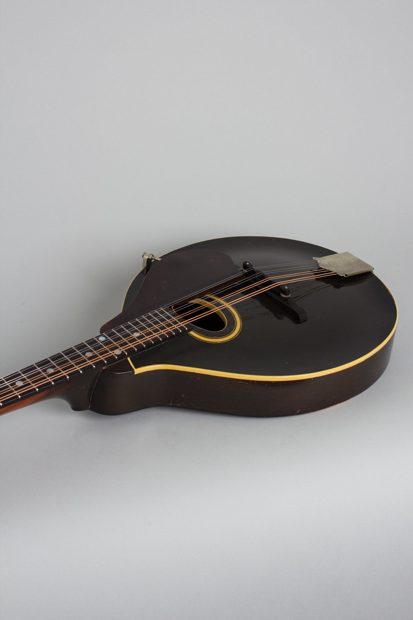 Gibson Style A Snakehead Carved Top Mandolin (1926)
