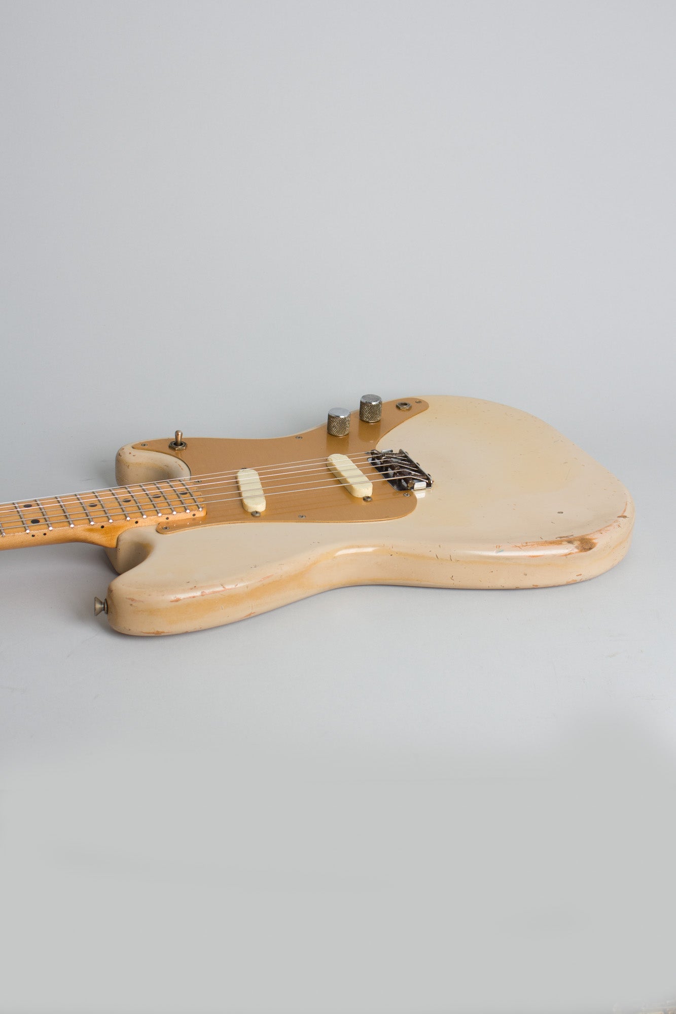 Fender Duo-Sonic Solid Body Electric Guitar (1959)