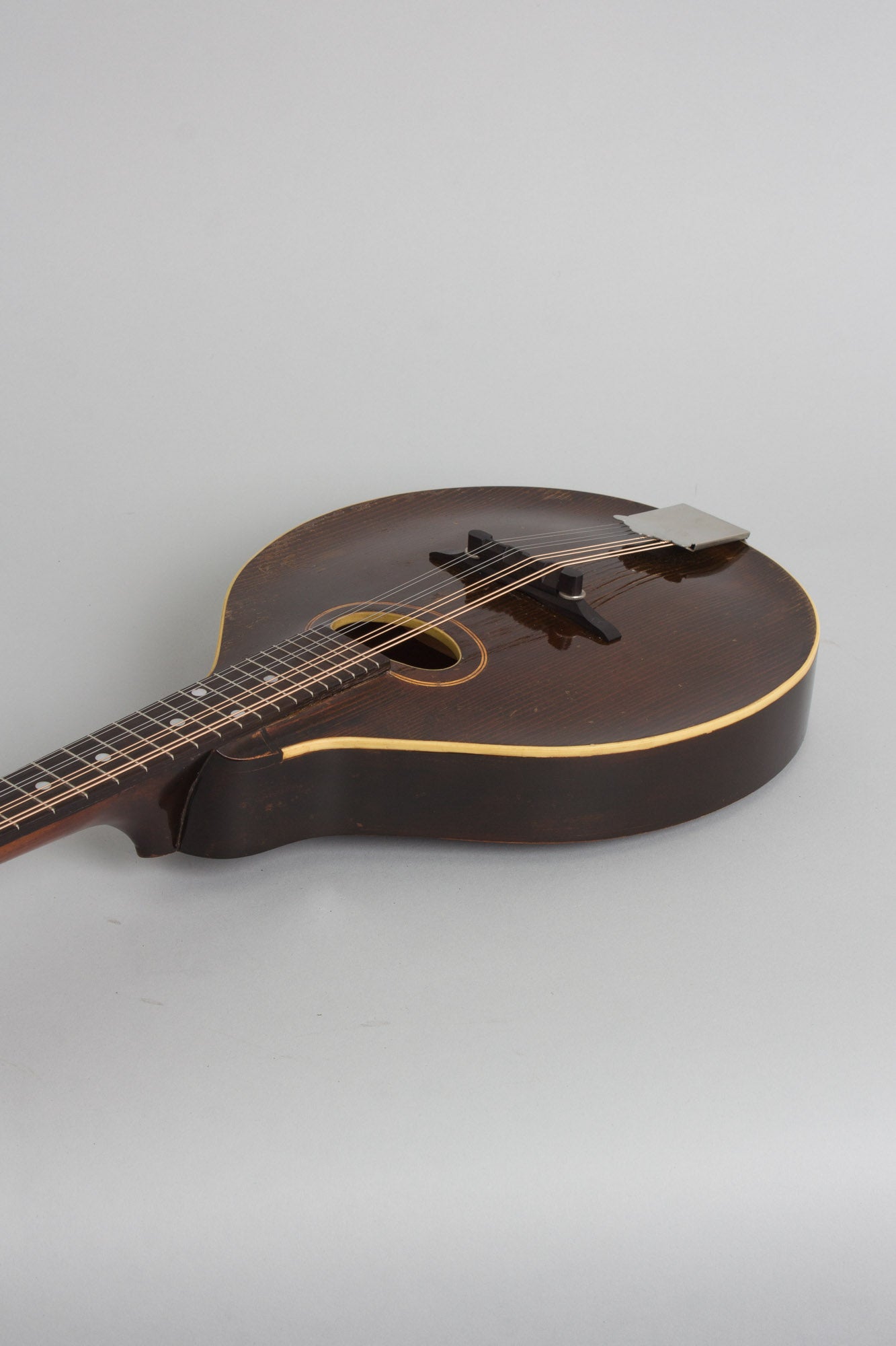 Gibson Style A Carved Top Mandolin (1920)