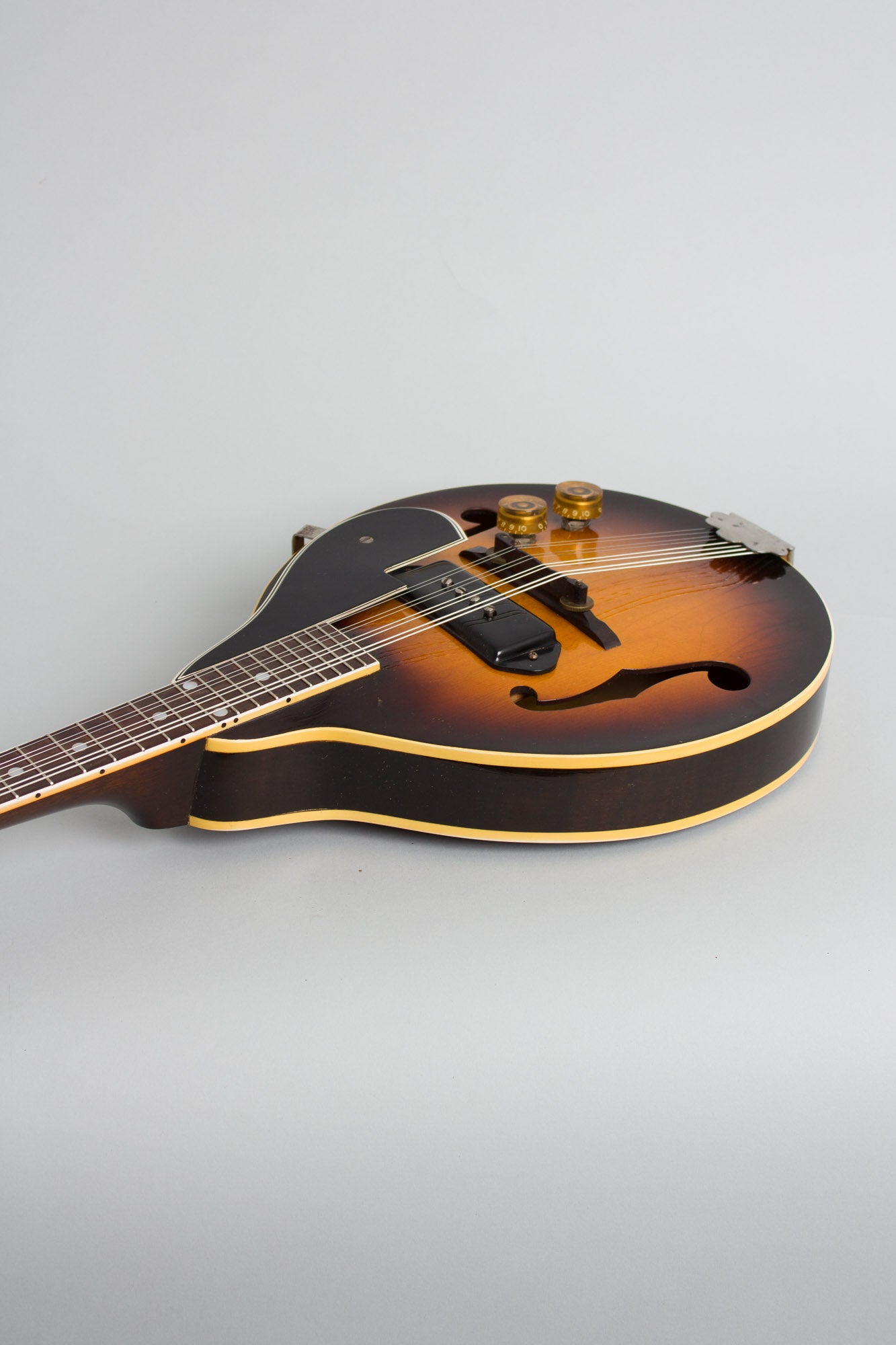 Gibson EM-150 Hollow Body Electric Mandolin (1955)