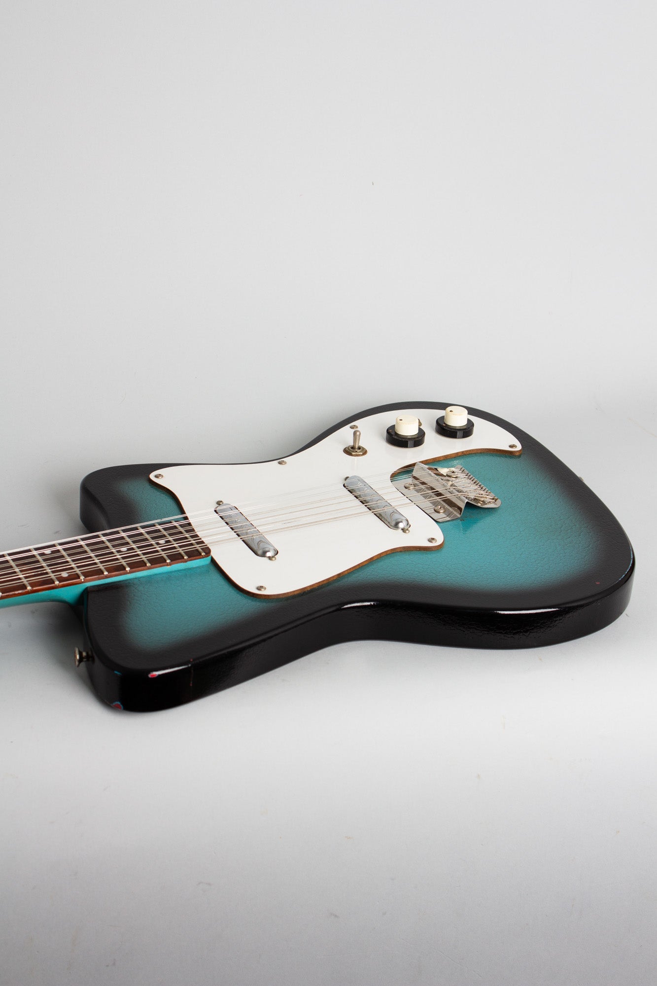 Danelectro Hawk 2N12 12 String Electric Guitar (1967)