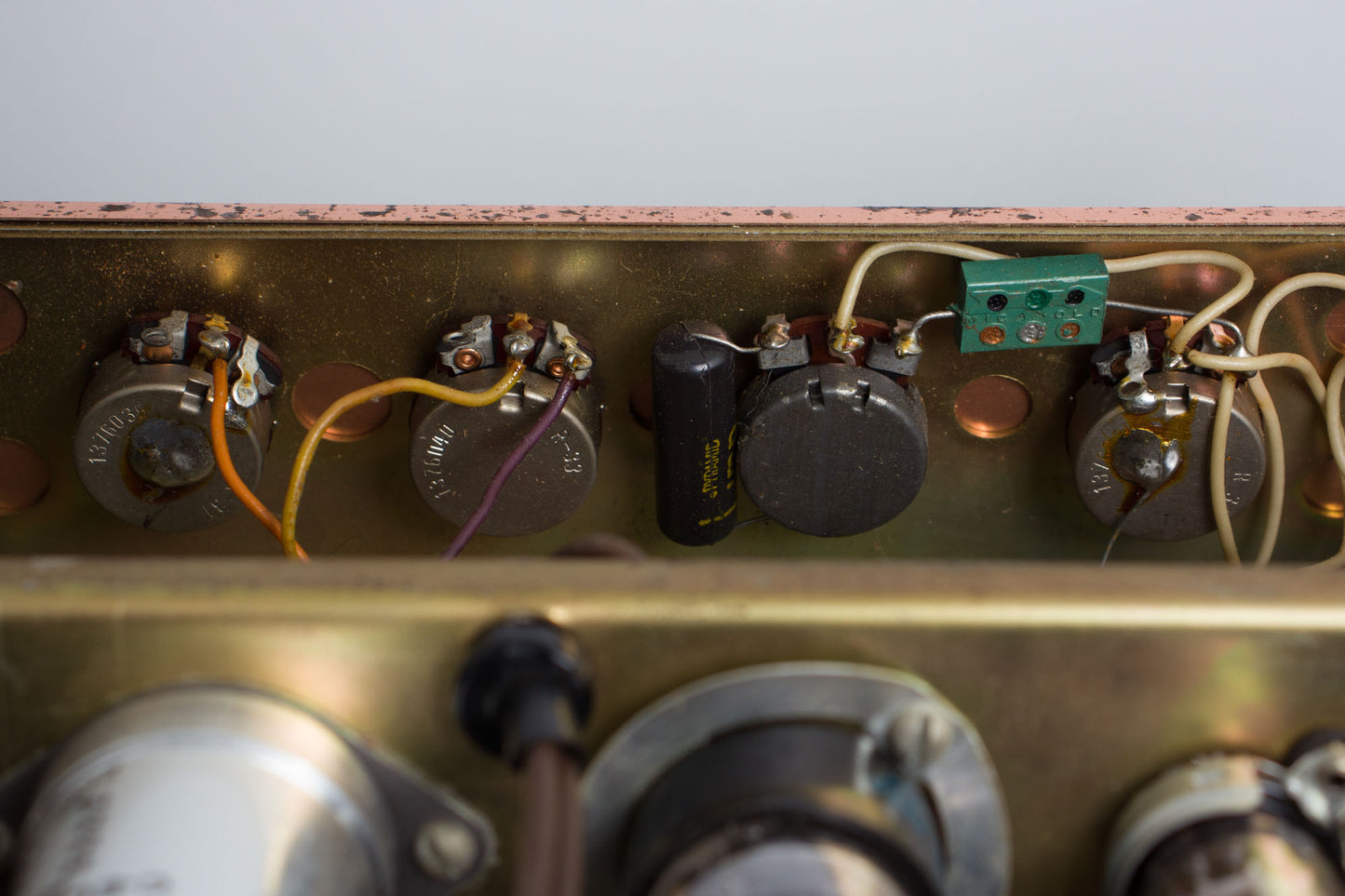 DeArmond R5T Tube Amplifier (1961)