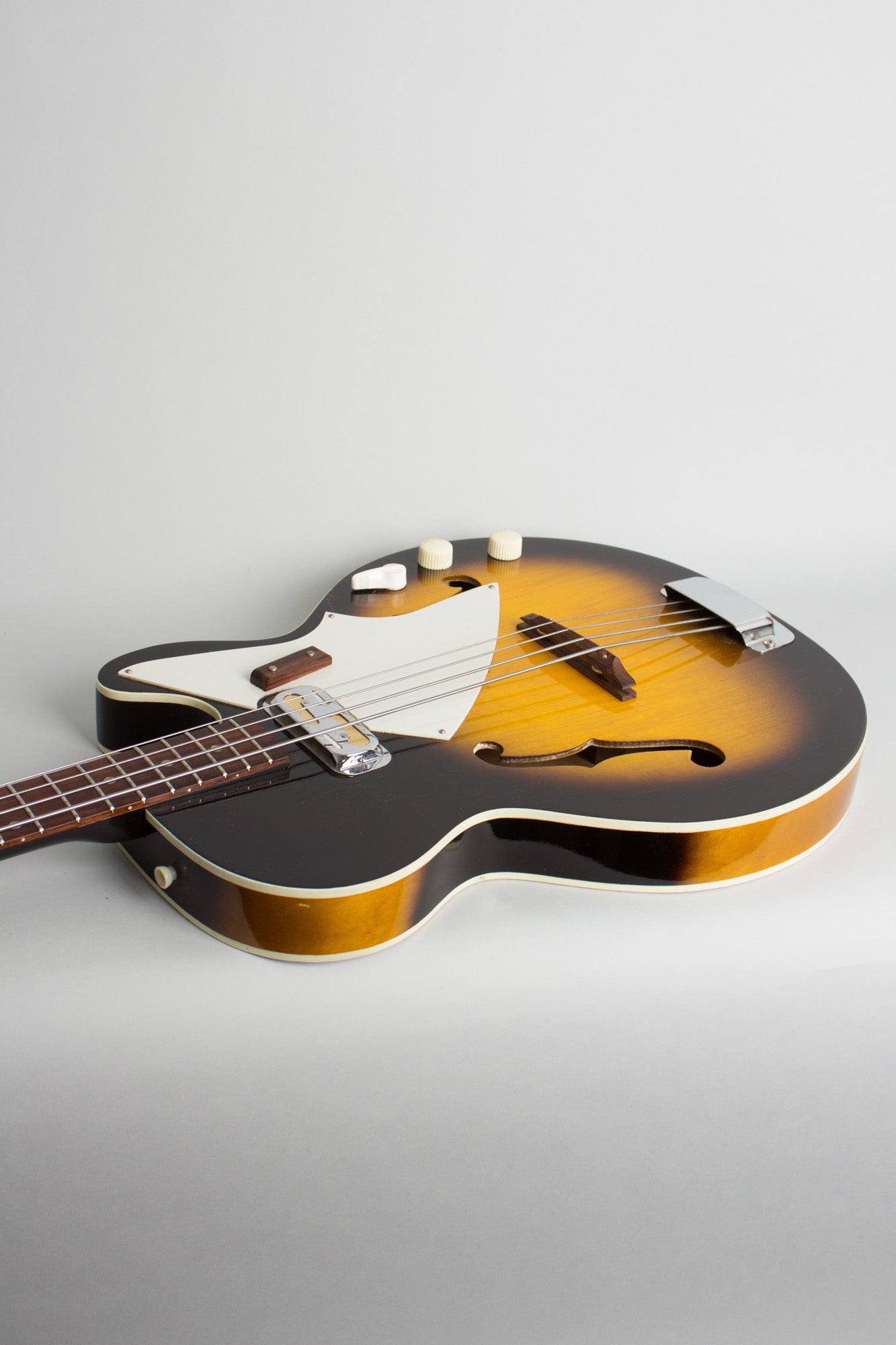 Harmony H-22 Electric Bass Guitar (1967)