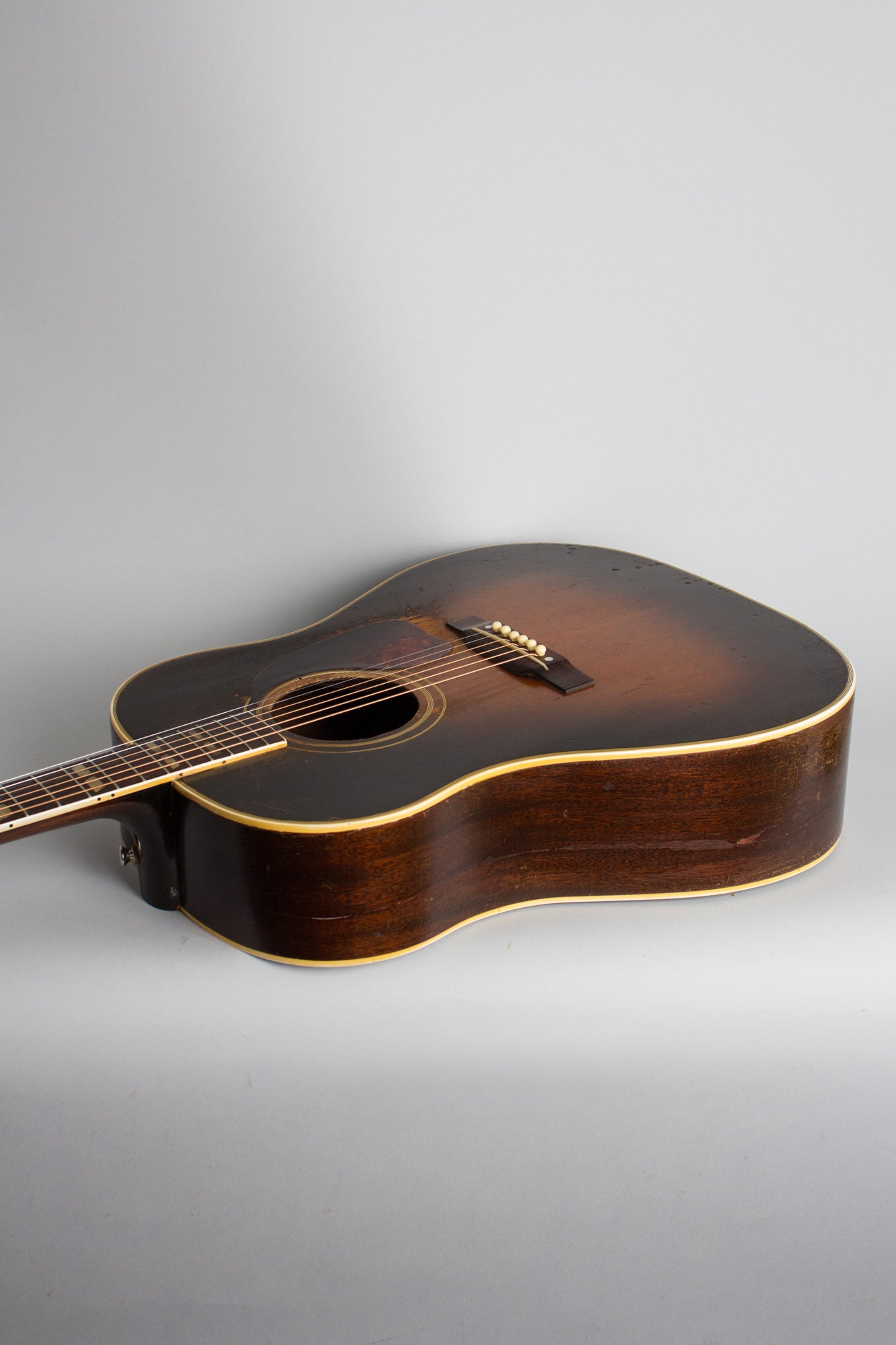 Gibson SJ Southern Jumbo Flat Top Acoustic Guitar (1952)