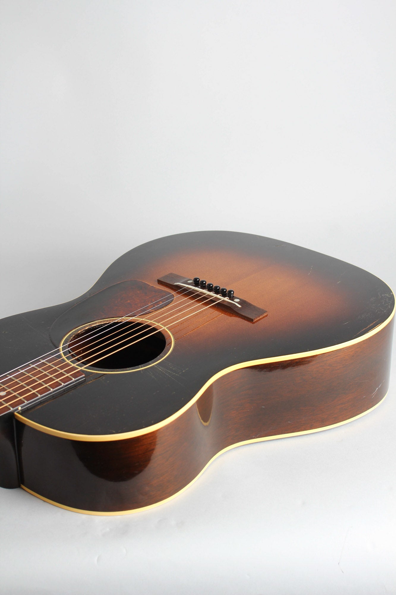 Gibson LG-1 Flat Top Acoustic Guitar (1952)