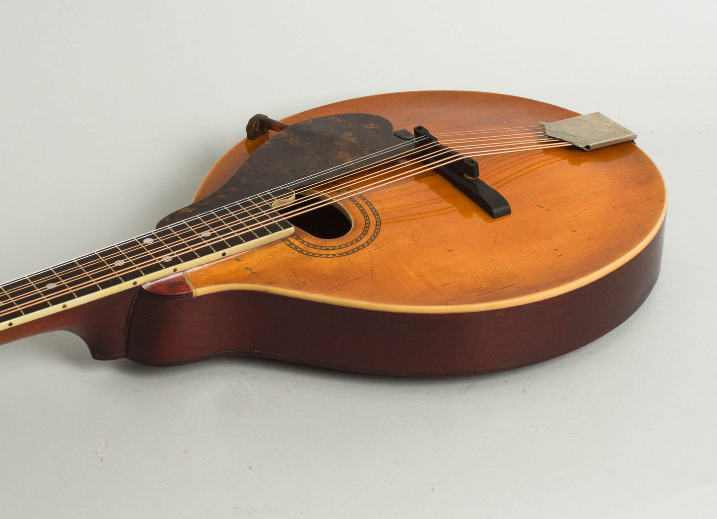 Gibson Style H-1 Carved Top Mandola (1917)