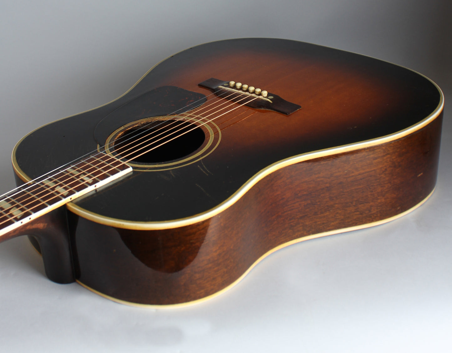 Gibson SJ Southern Jumbo Flat Top Acoustic Guitar (1948)