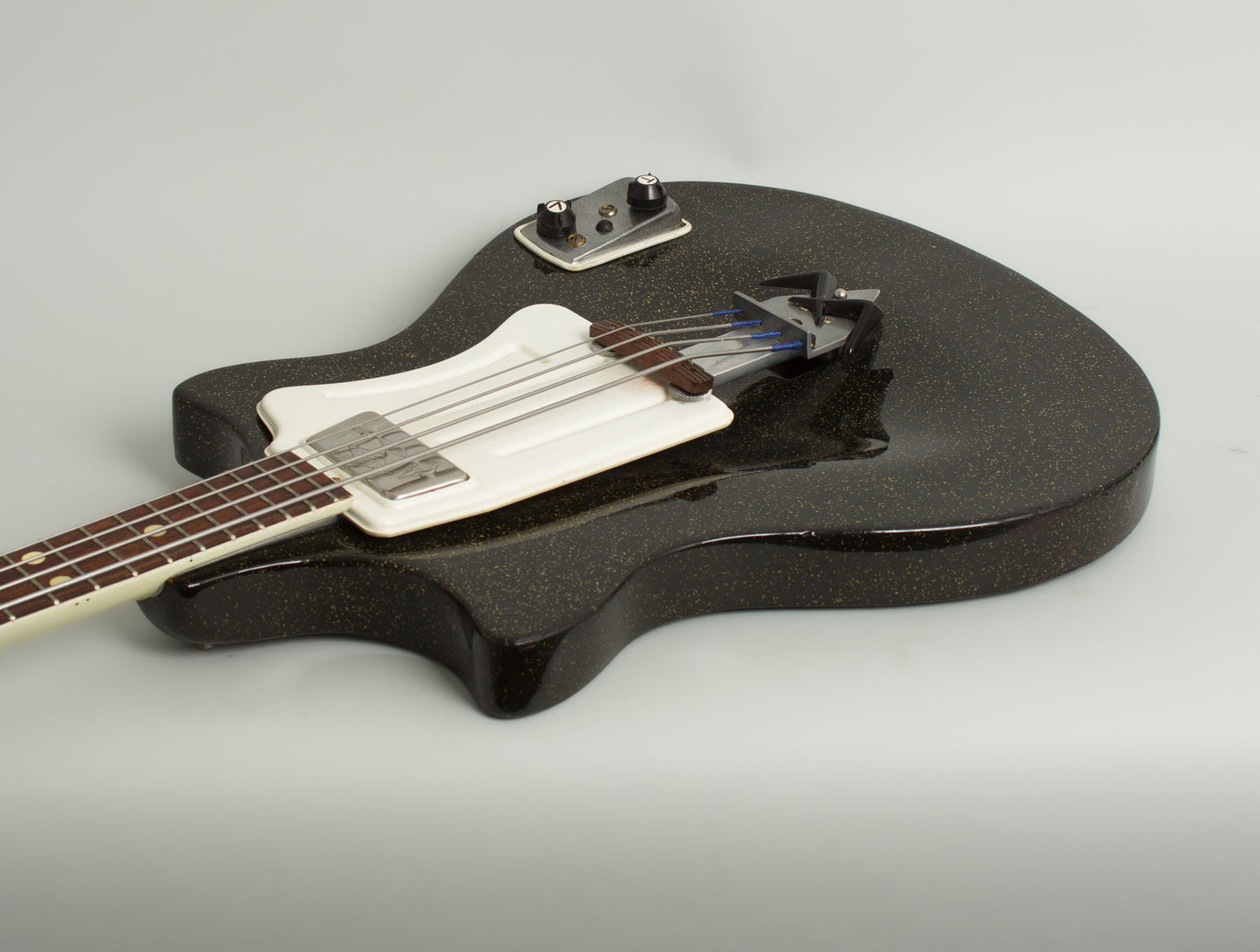 Wandre Roby Basso 63 Semi-Hollow Body Electric Bass Guitar (1963)