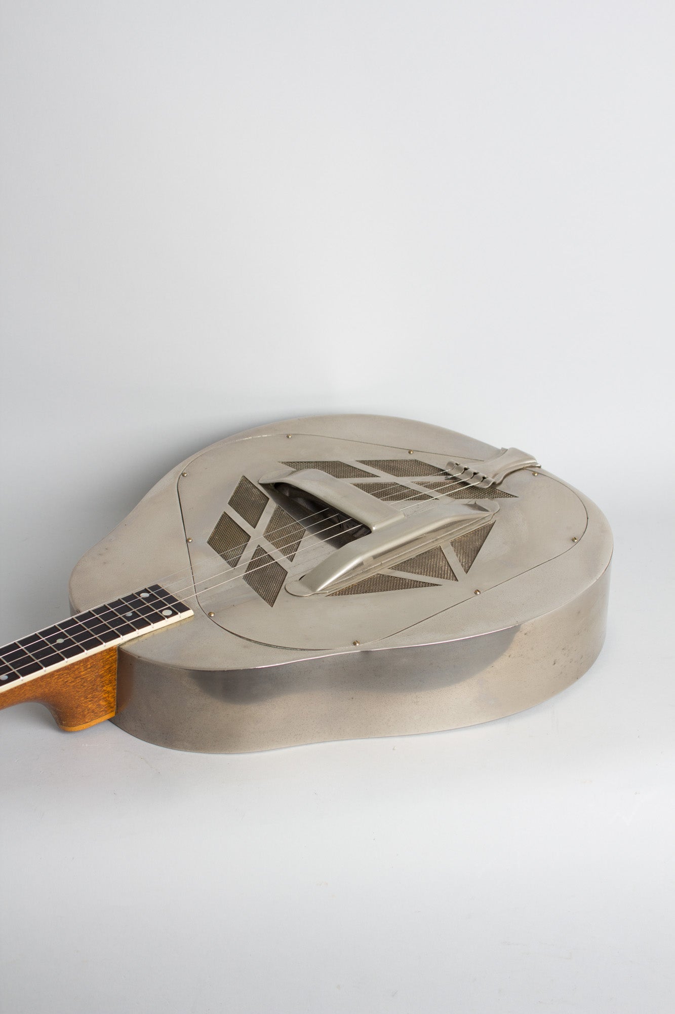 National Style 1 Tricone Resophonic Tenor Guitar (1928)