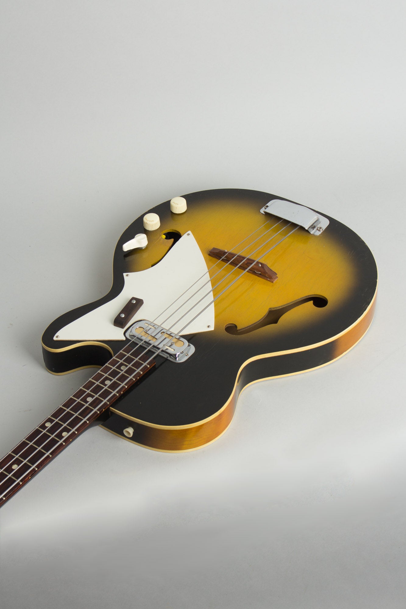 Harmony H-22 Electric Bass Guitar (1967)