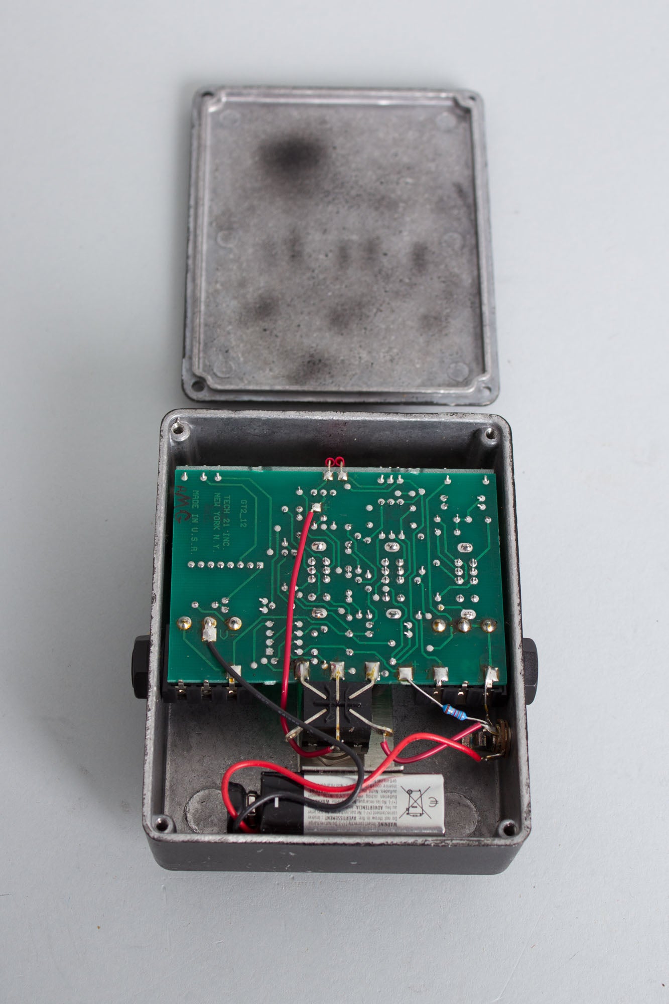 Tech 21 GT2 SansAmp Preamp Effect (1994) – RetroFret