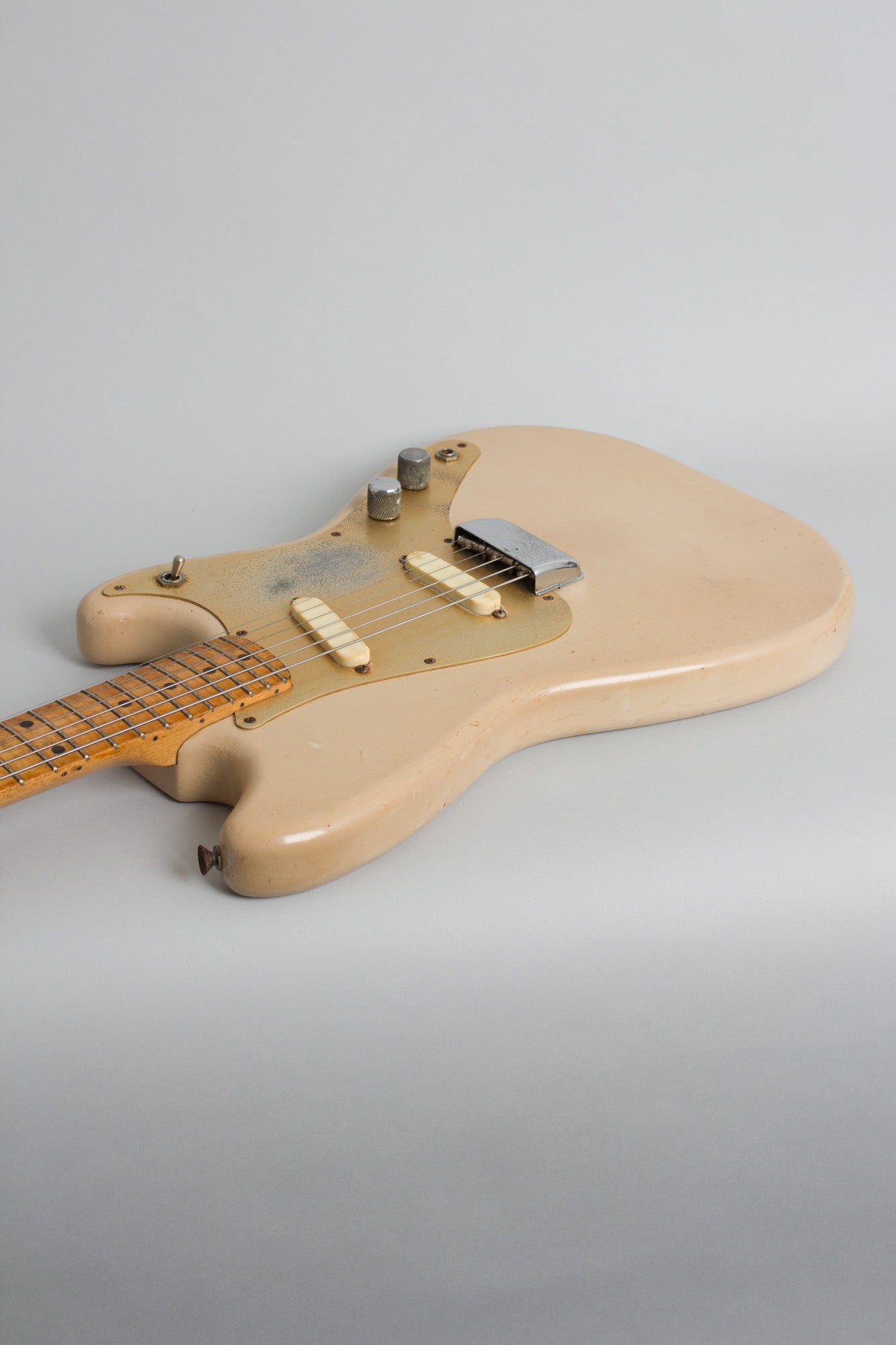 Fender Duo-Sonic Solid Body Electric Guitar (1957)