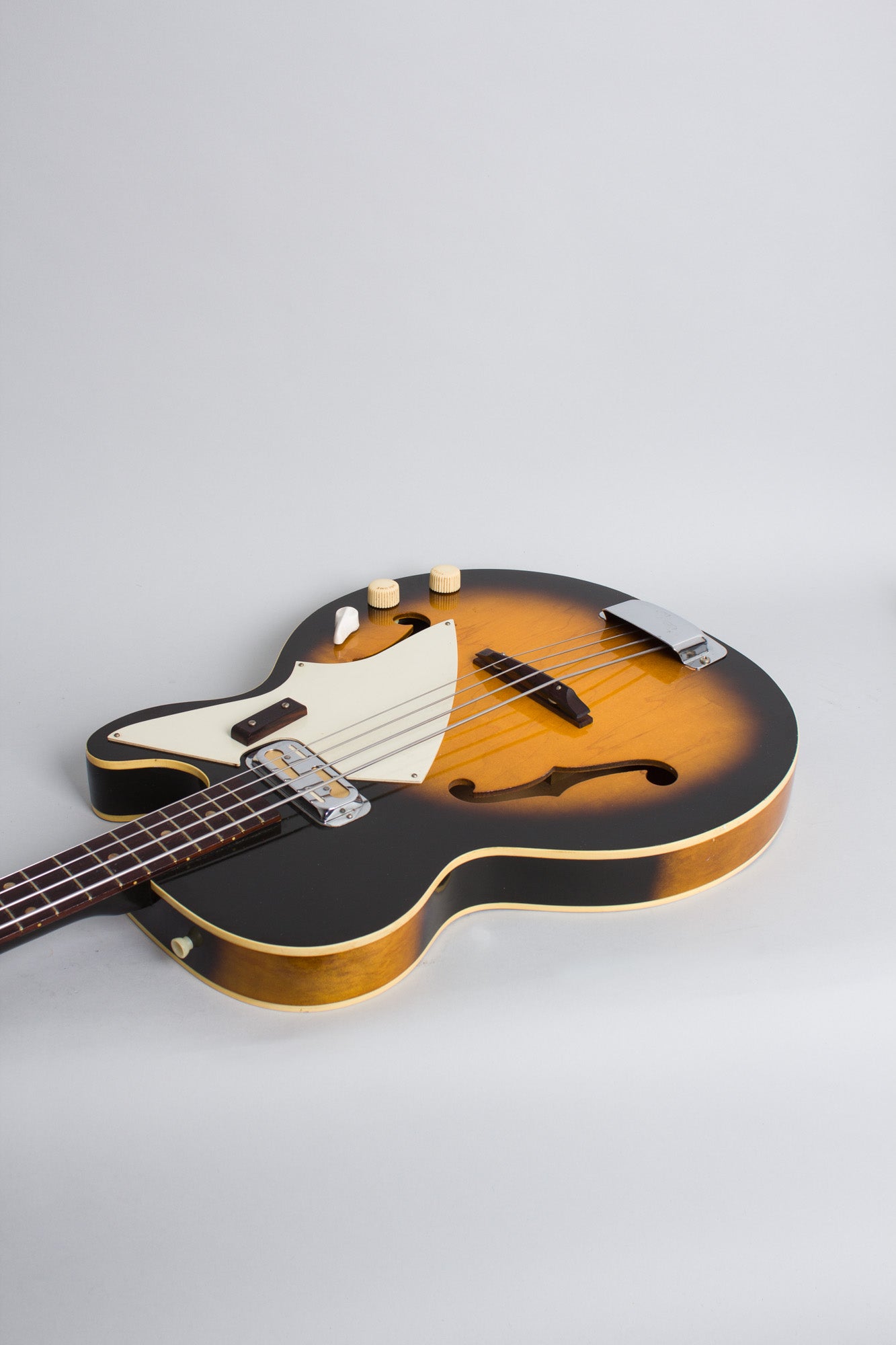 Harmony H-22 Electric Bass Guitar (1967)