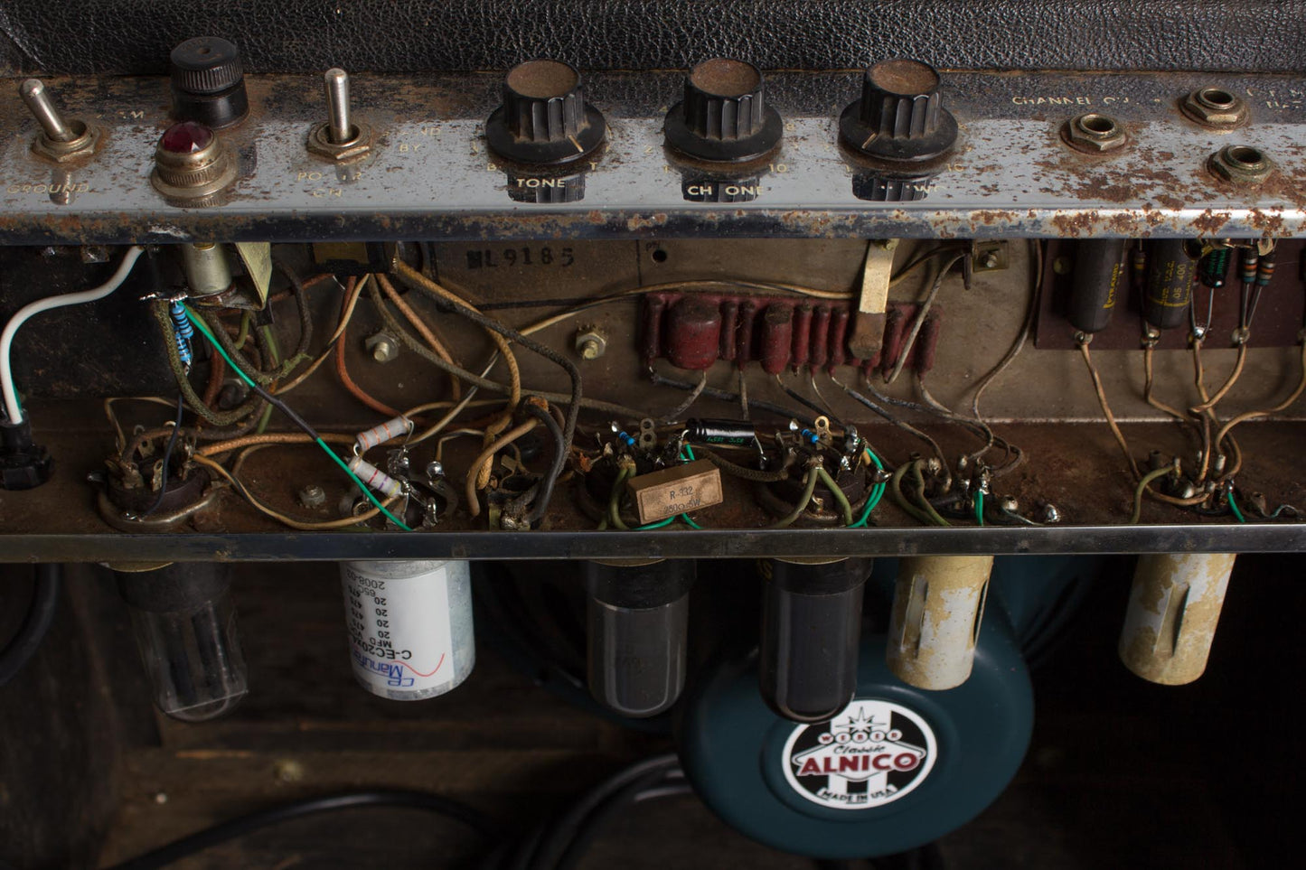 DeArmond Martin Model 112 Tube Amplifier (1960)