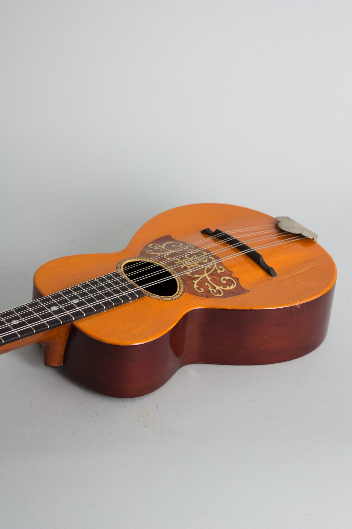 Howe-Orme No. 1730 Arch Top Mandolin (1900)