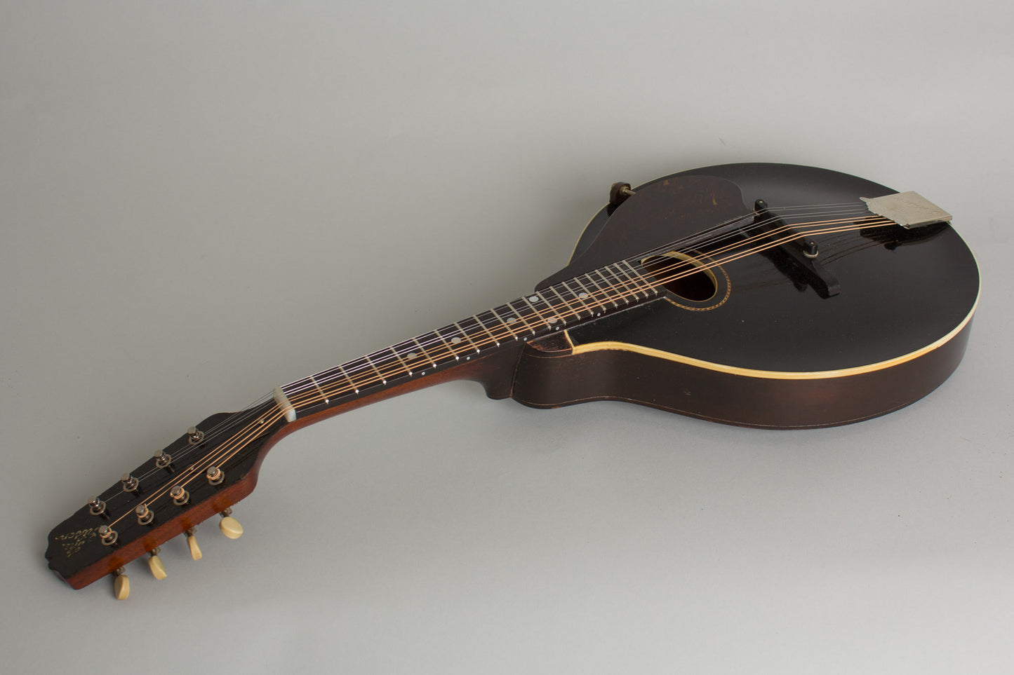 Gibson Style A Snakehead Carved Top Mandolin (1925)