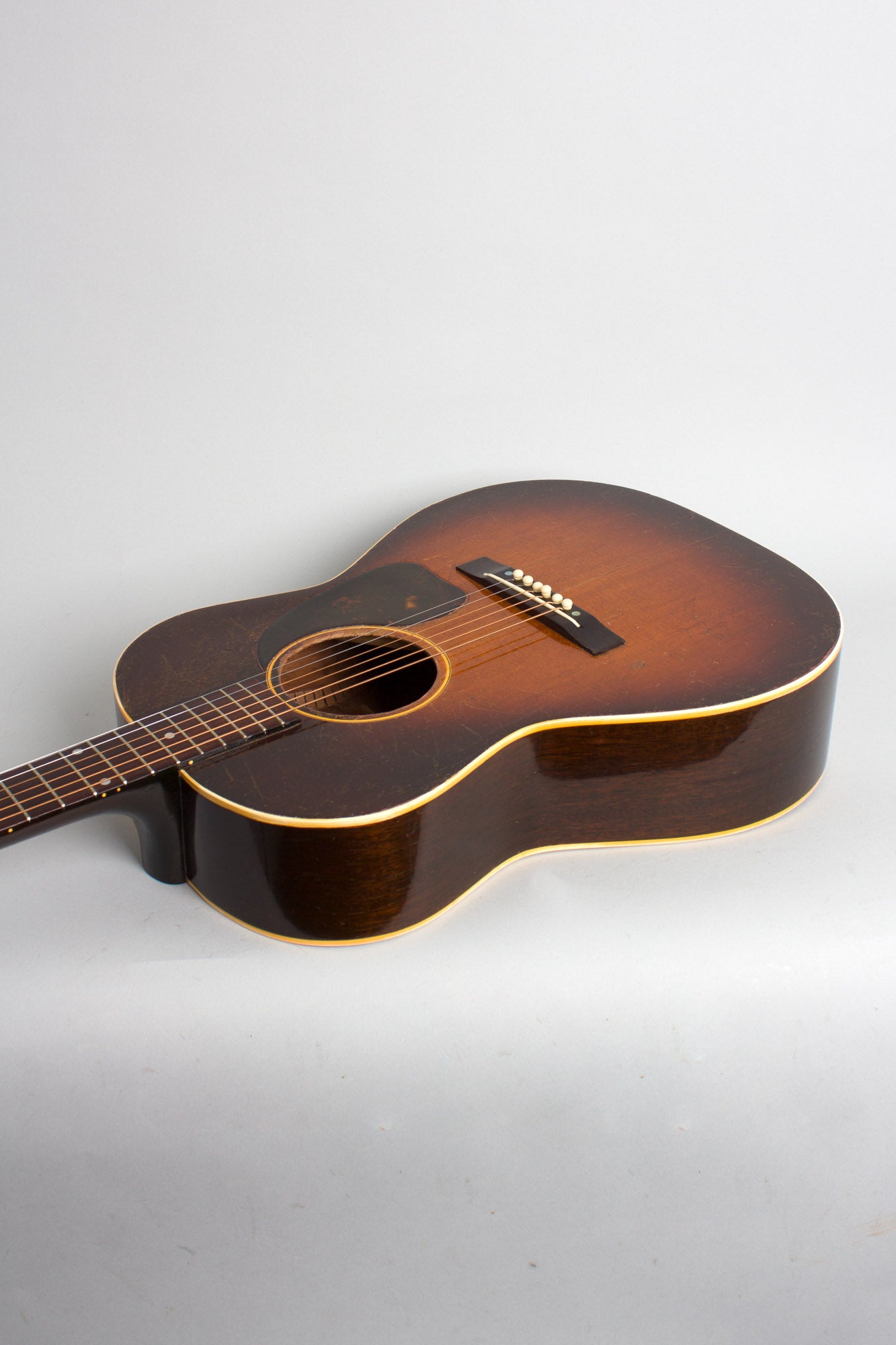 Gibson LG-2 Flat Top Acoustic Guitar (1946-7)