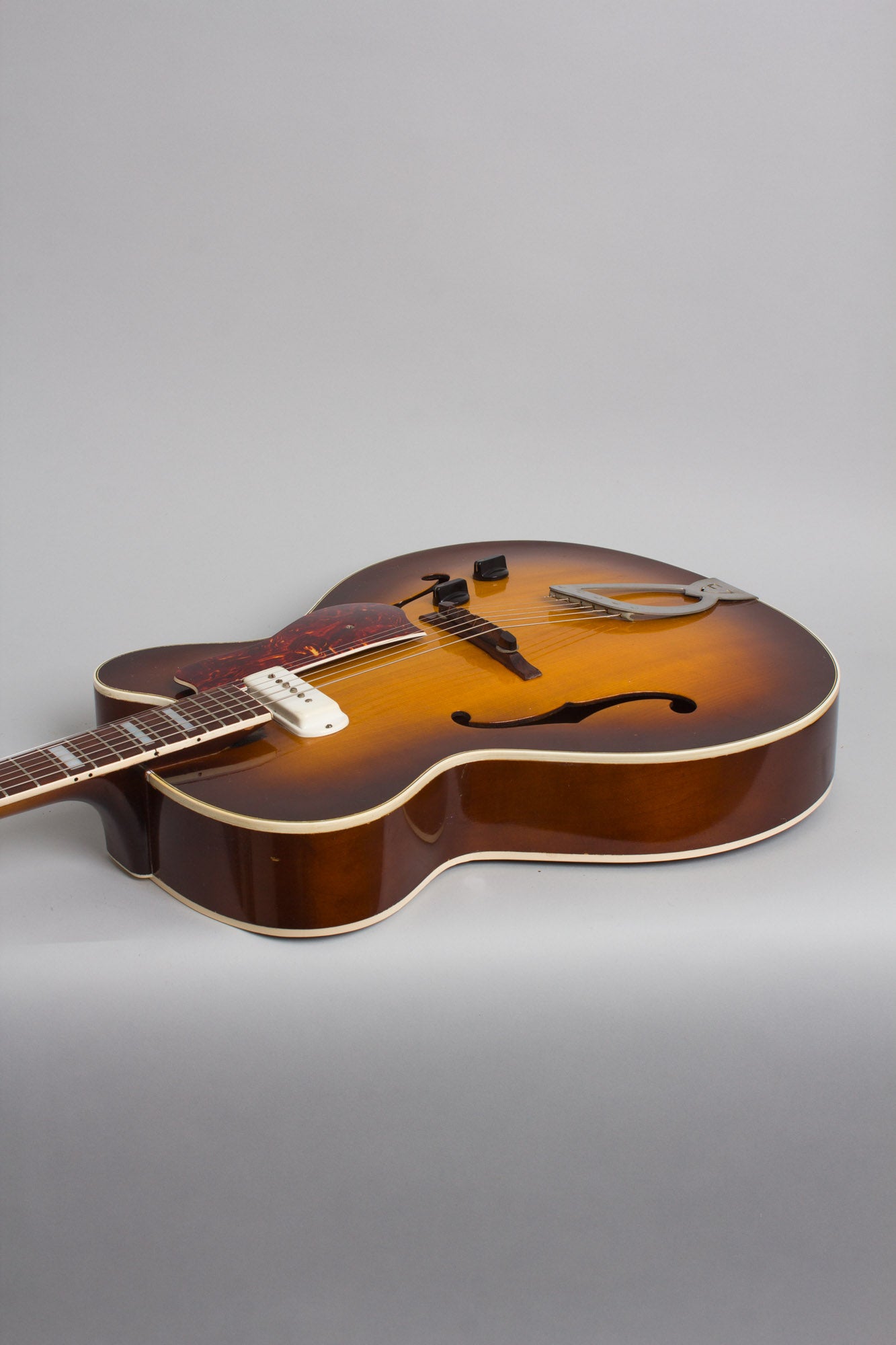 Guild X-150 Arch Top Hollow Body Electric Guitar (1957)