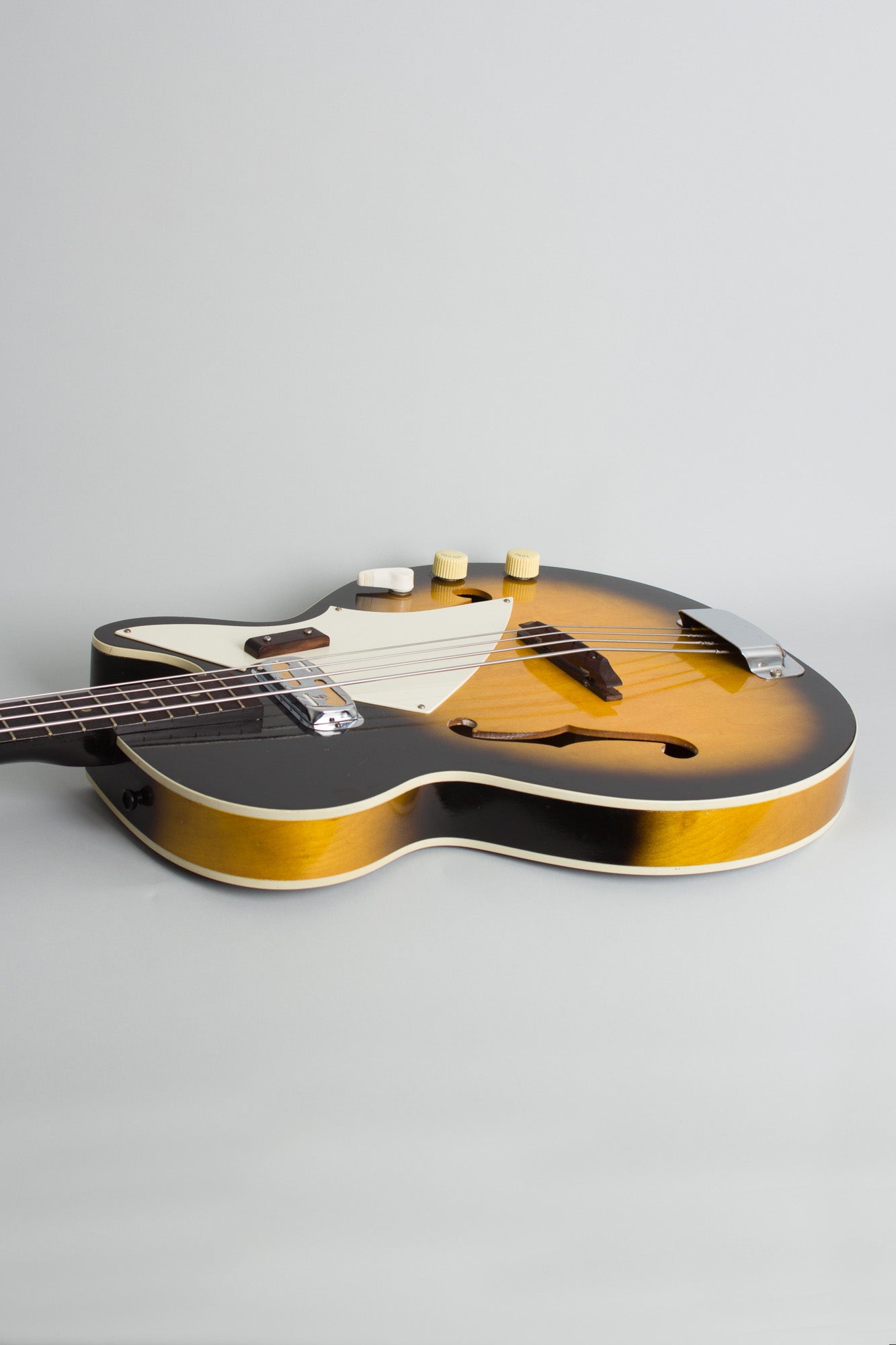 Harmony H-22 Electric Bass Guitar (1964)
