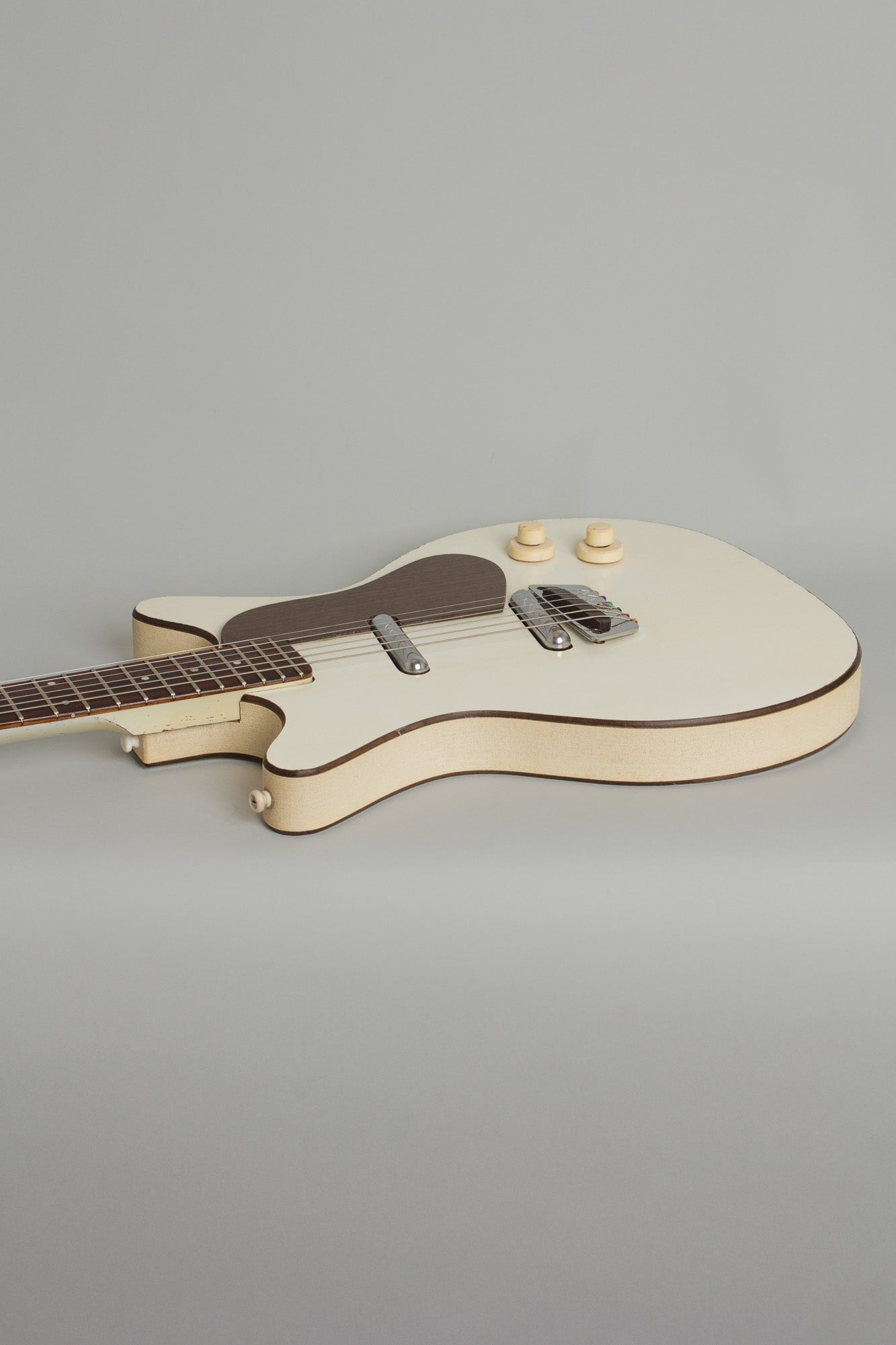 Danelectro Model 6026 Deluxe Semi-Hollow Body Electric Guitar (1958)