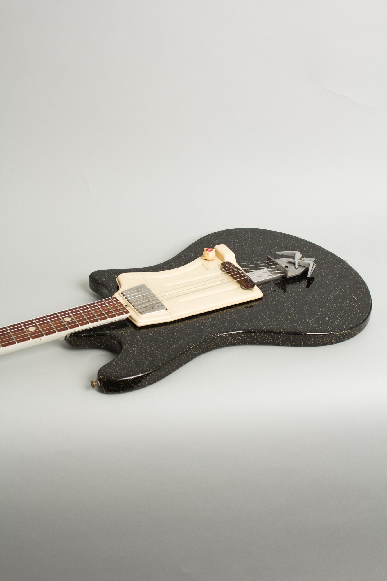 Wandre Twist Semi-Hollow Body Electric Guitar (1962)