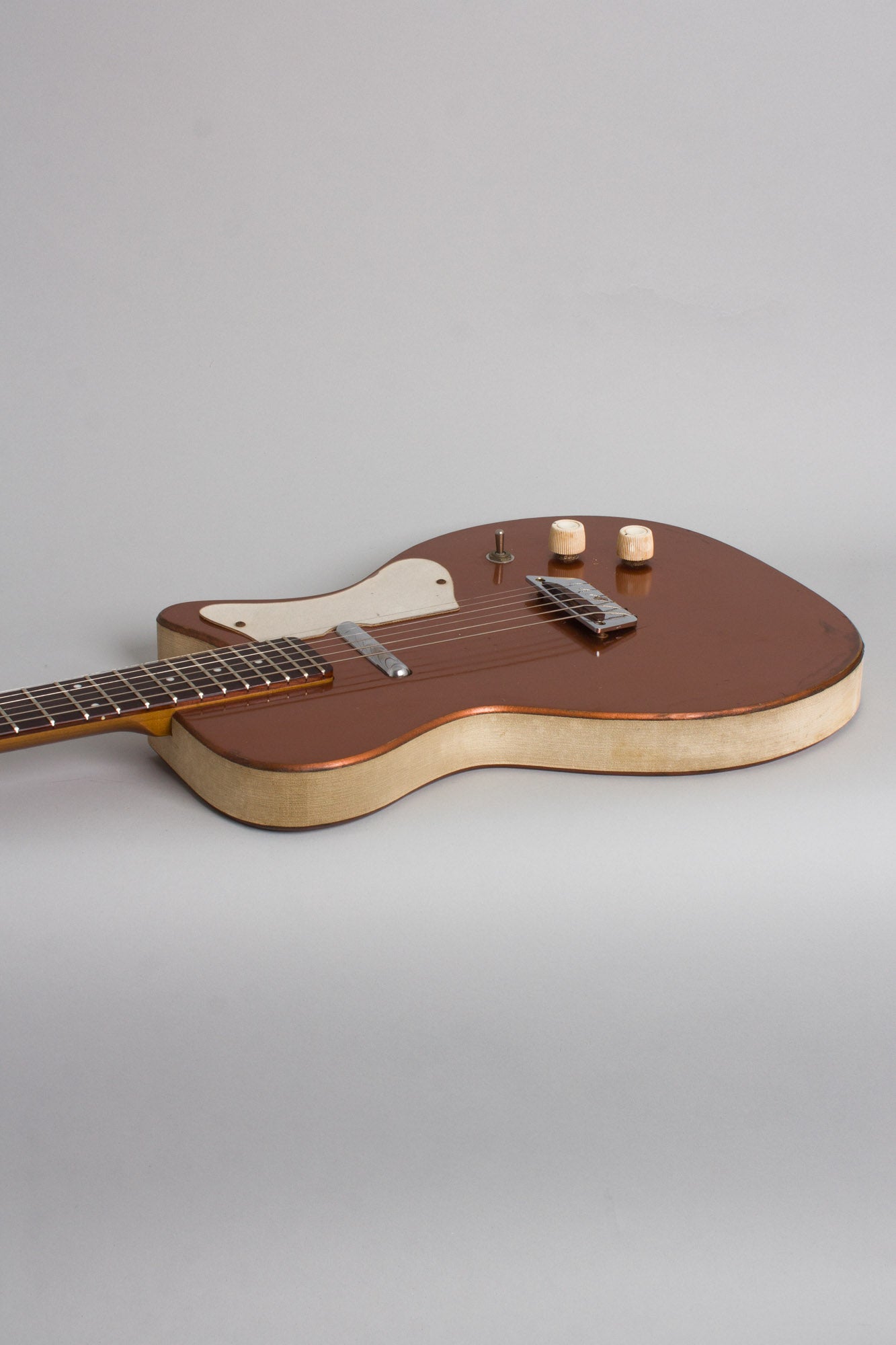 Danelectro Silvertone Model 1417L Semi-Hollow Body Electric Guitar (1959)