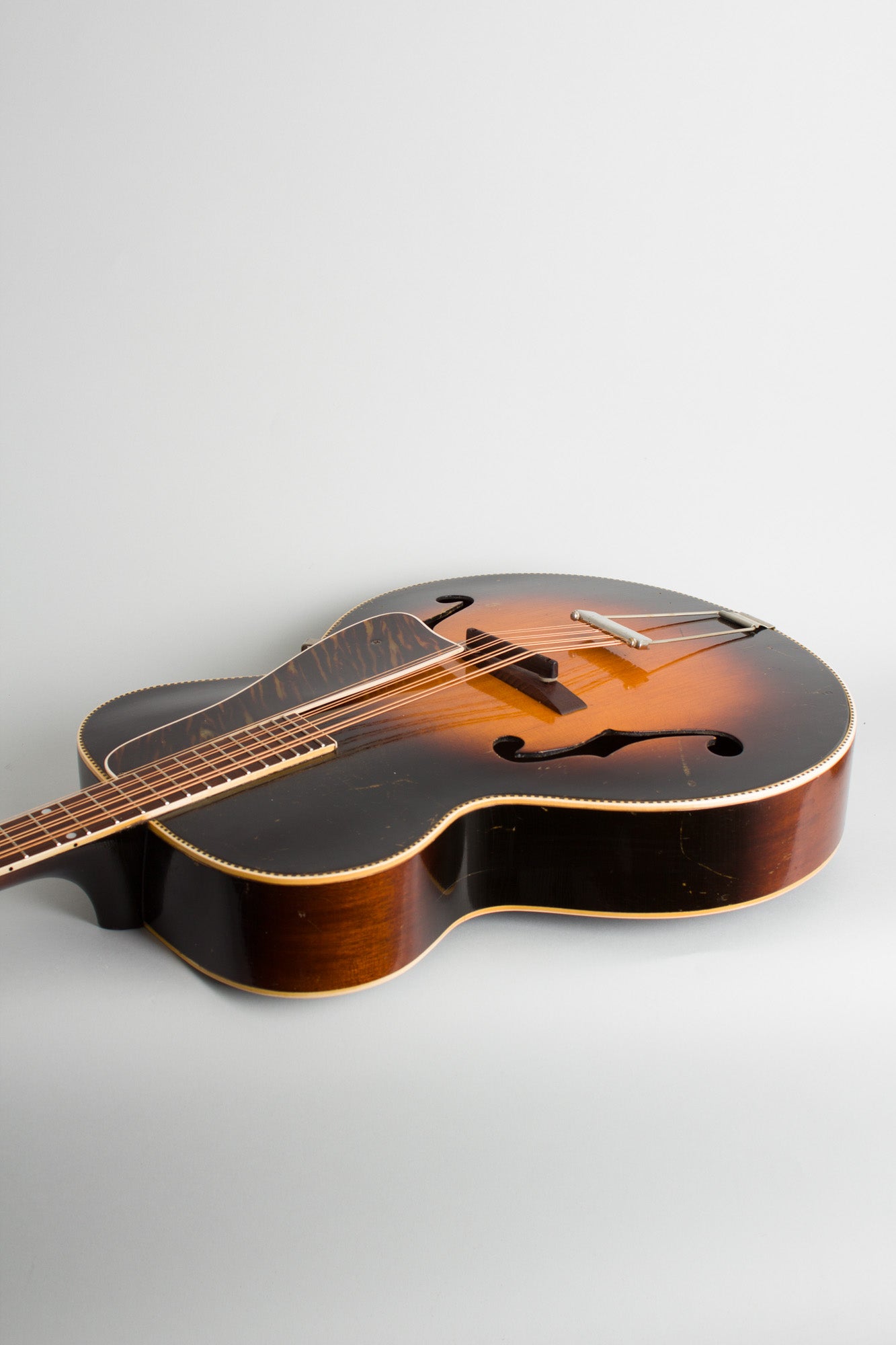 Kalamazoo KK-31 Arch top Mandocello (1939)