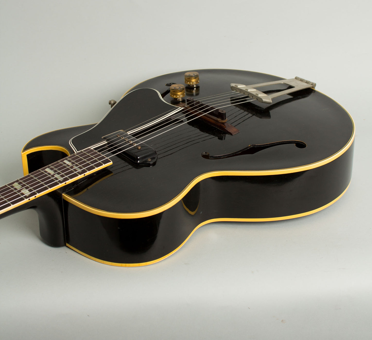 Gibson ES-175 Arch Top Hollow Body Electric Guitar (1952)