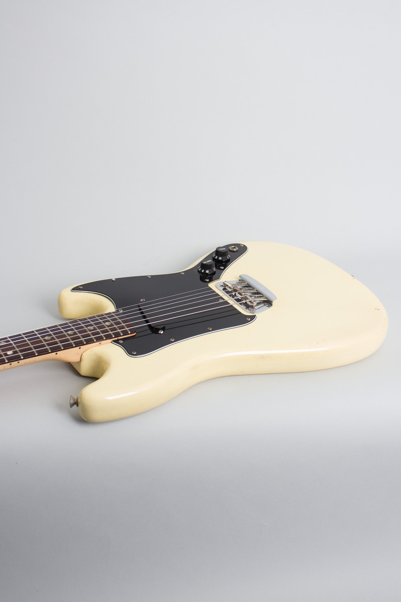 Fender Musicmaster Solid Body Electric Guitar (1978)