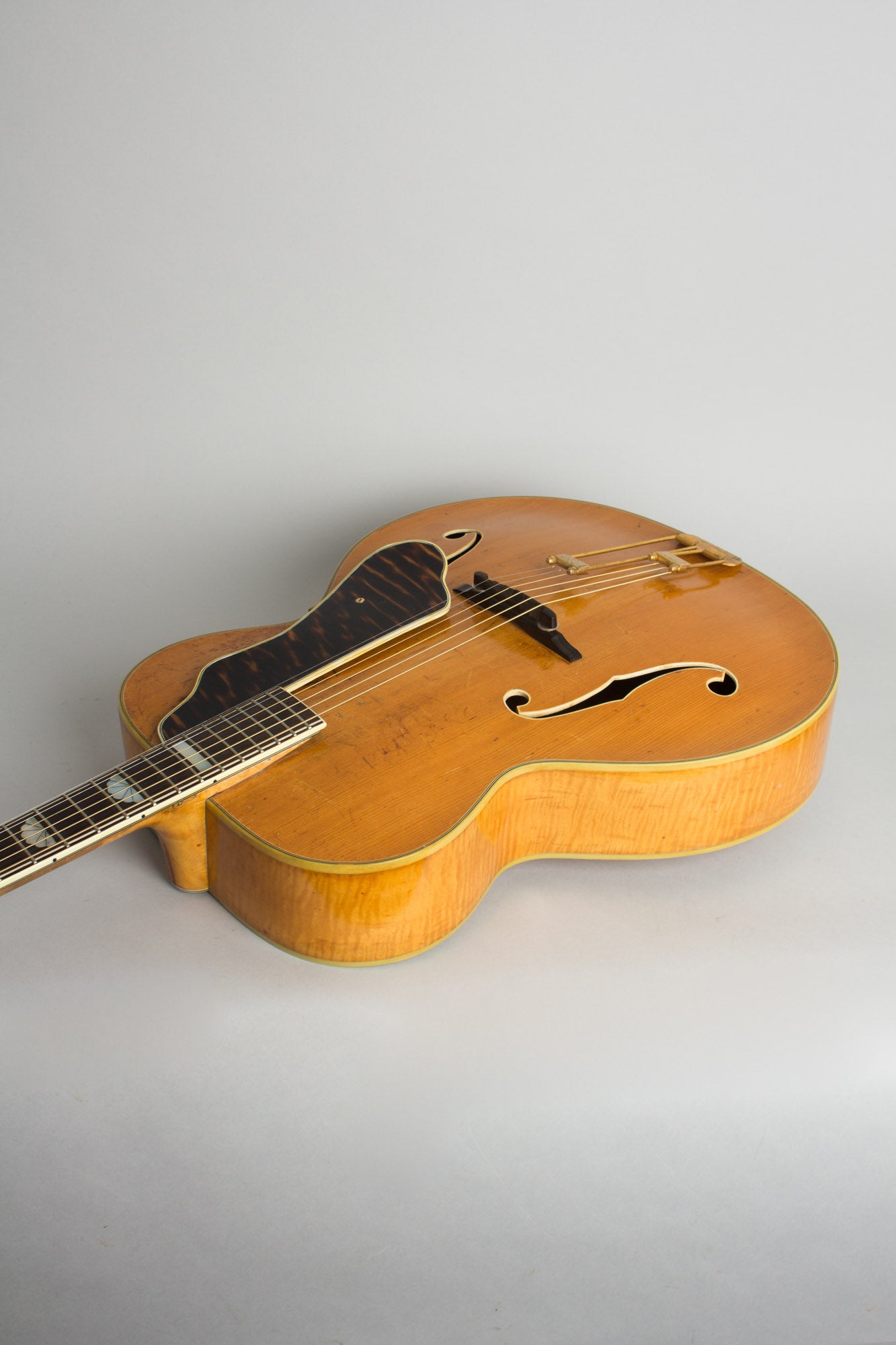 Epiphone DeLuxe Arch Top Acoustic Guitar (1941)